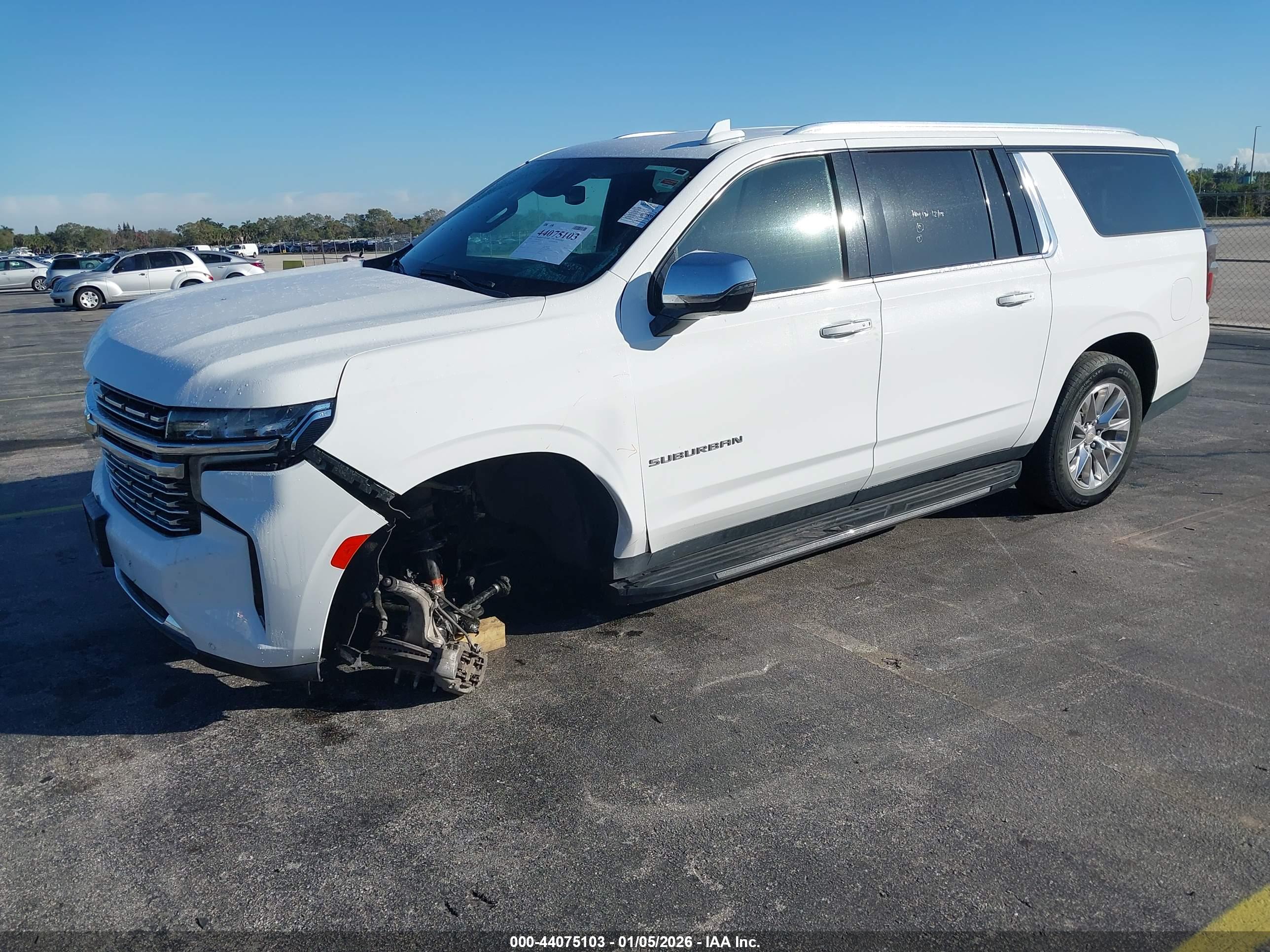 CHEVROLET SUBURBAN image 2
