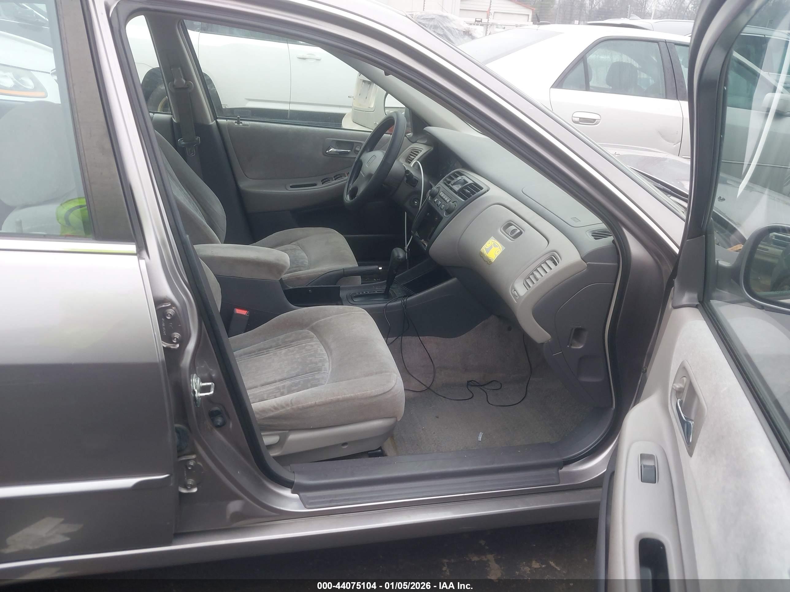 HONDA ACCORD image 5