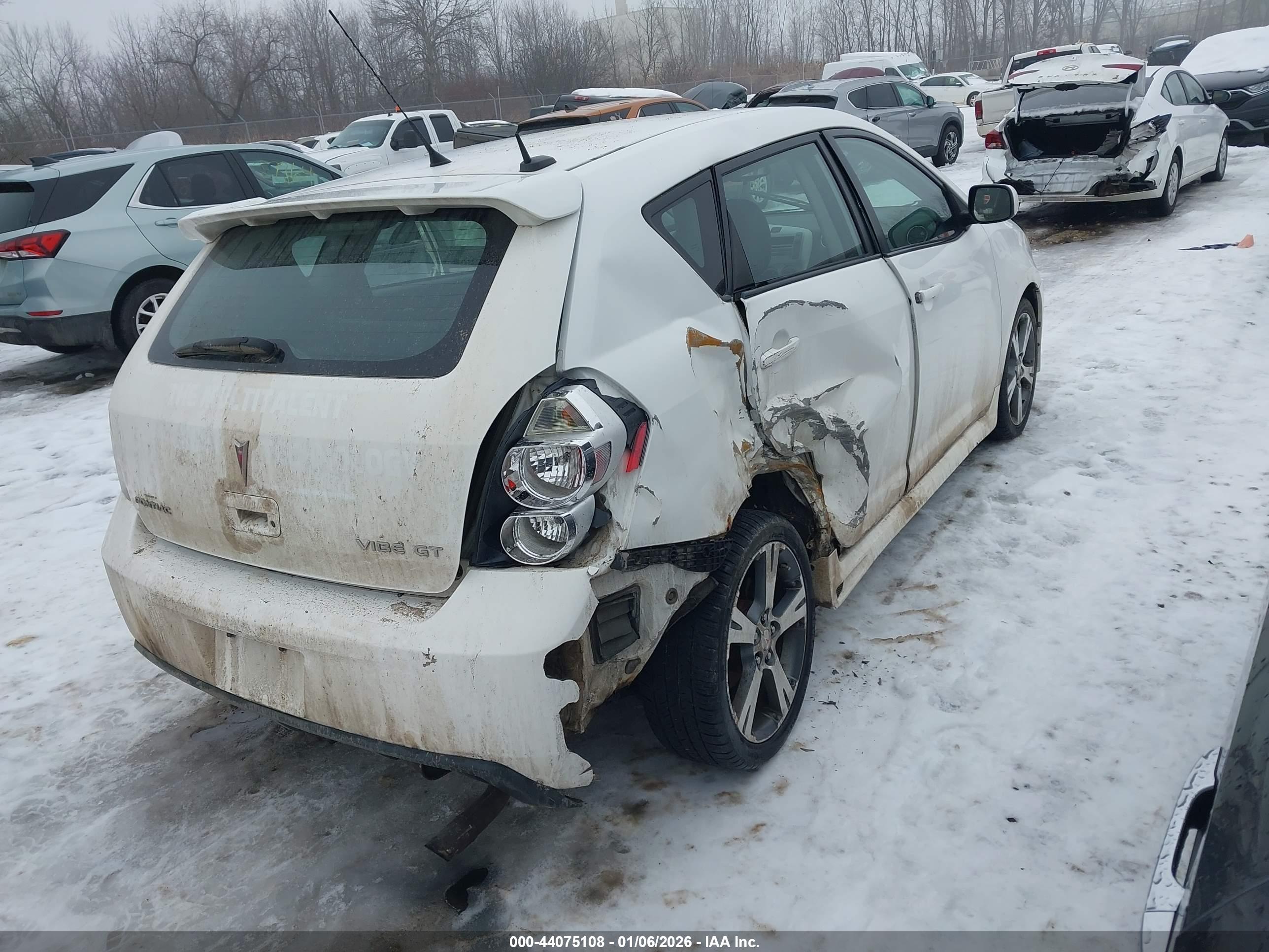 PONTIAC VIBE image 4