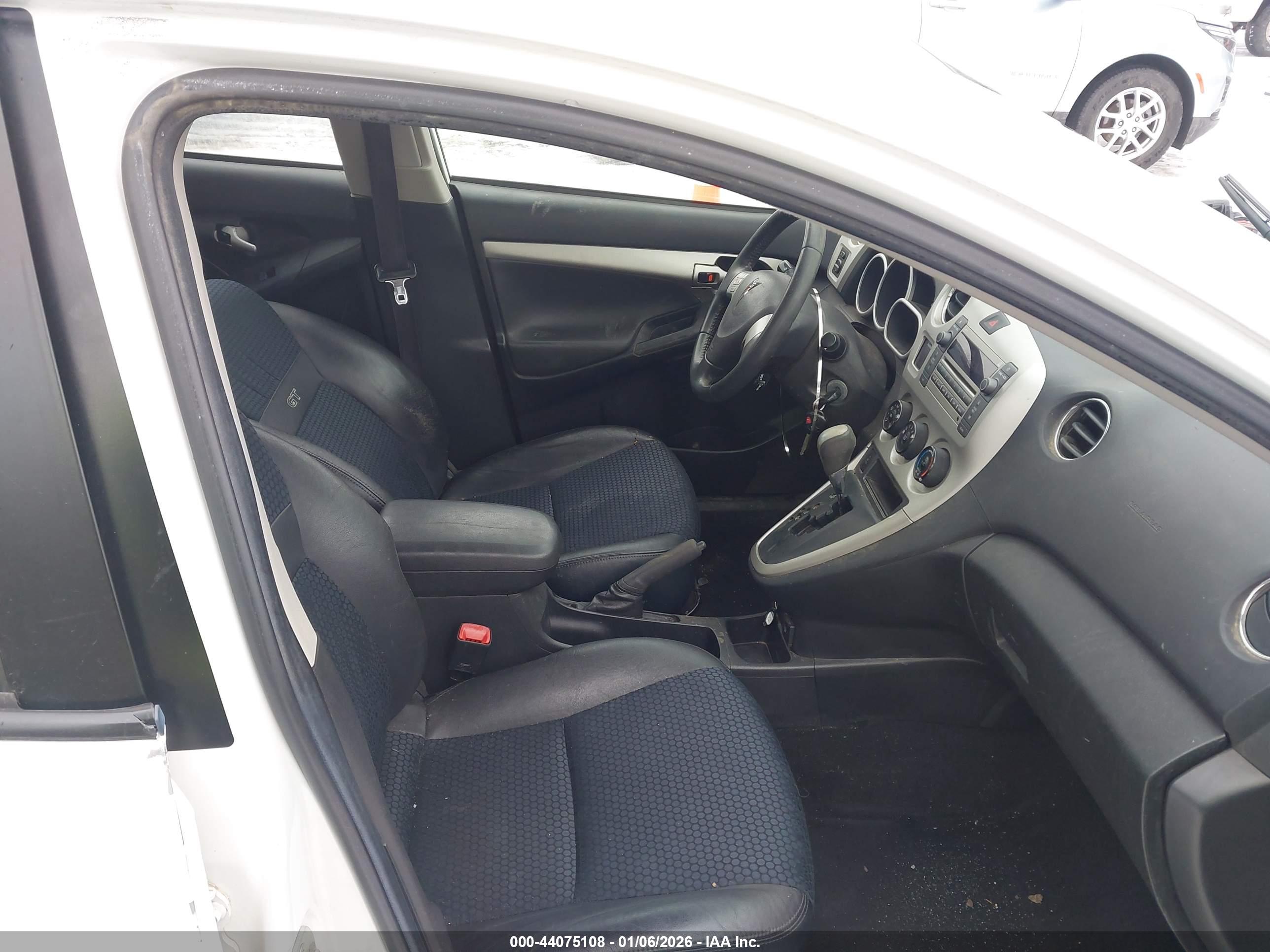 PONTIAC VIBE image 5
