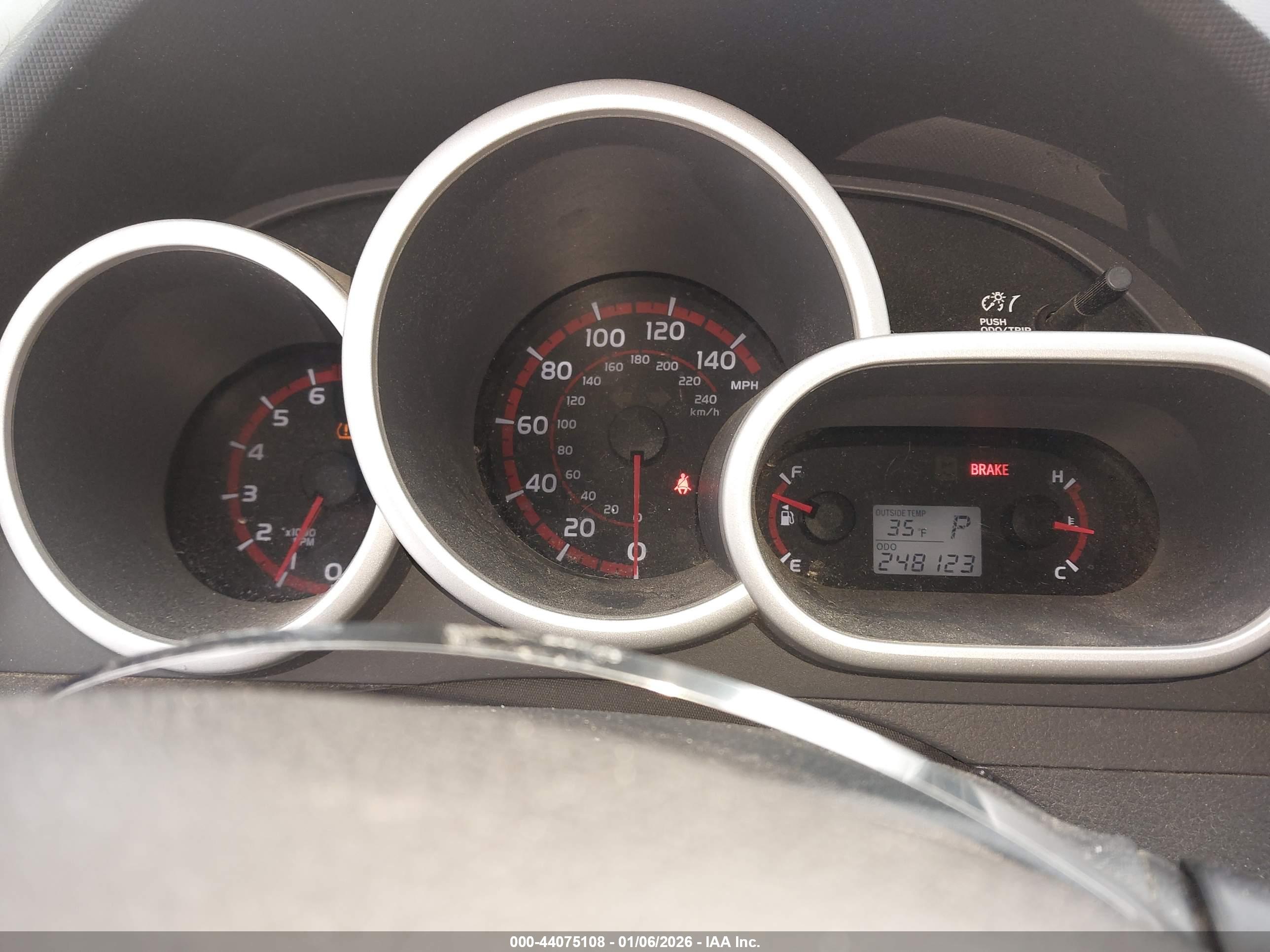 PONTIAC VIBE image 7