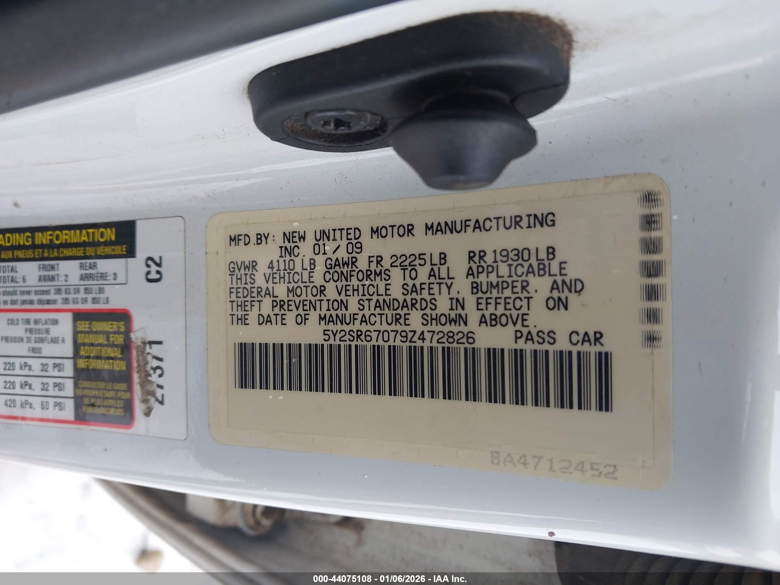 PONTIAC VIBE image 9
