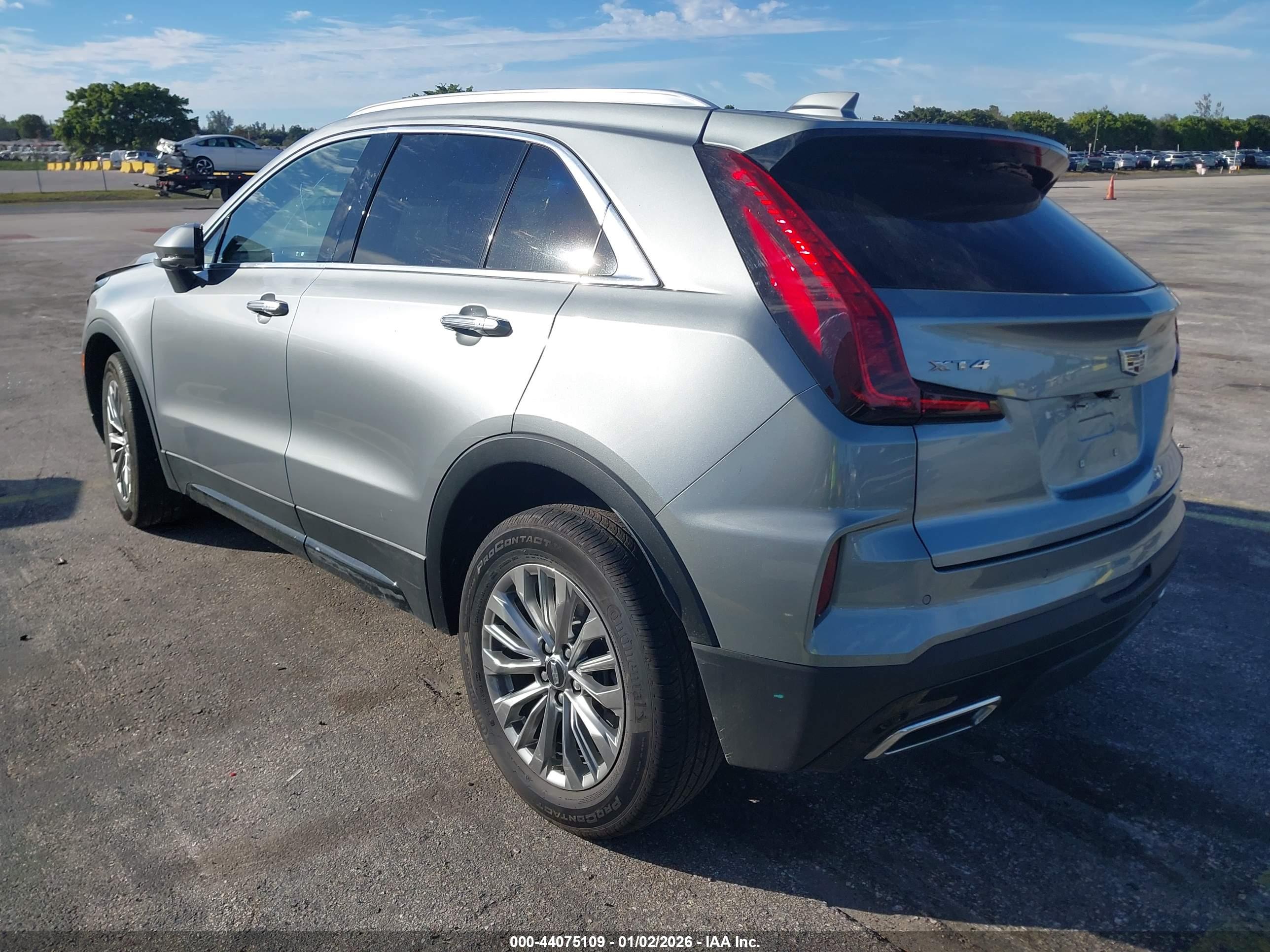 CADILLAC XT4 image 3