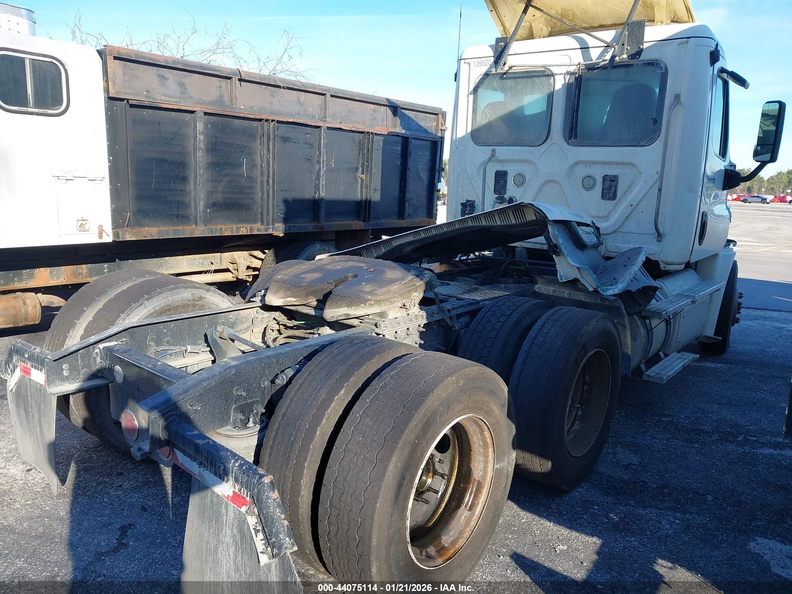 FREIGHTLINER CASCADIA image 4