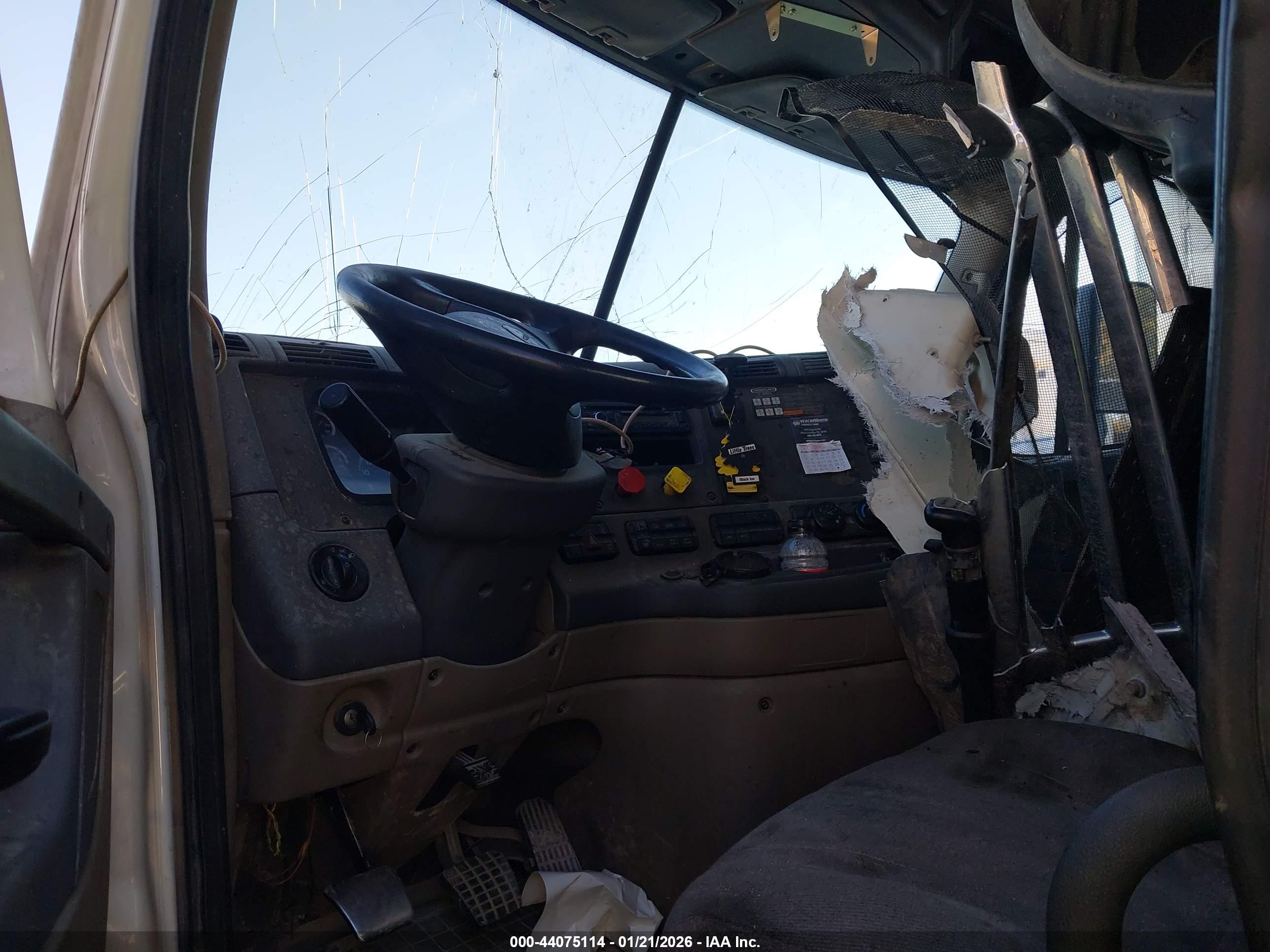 FREIGHTLINER CASCADIA image 8
