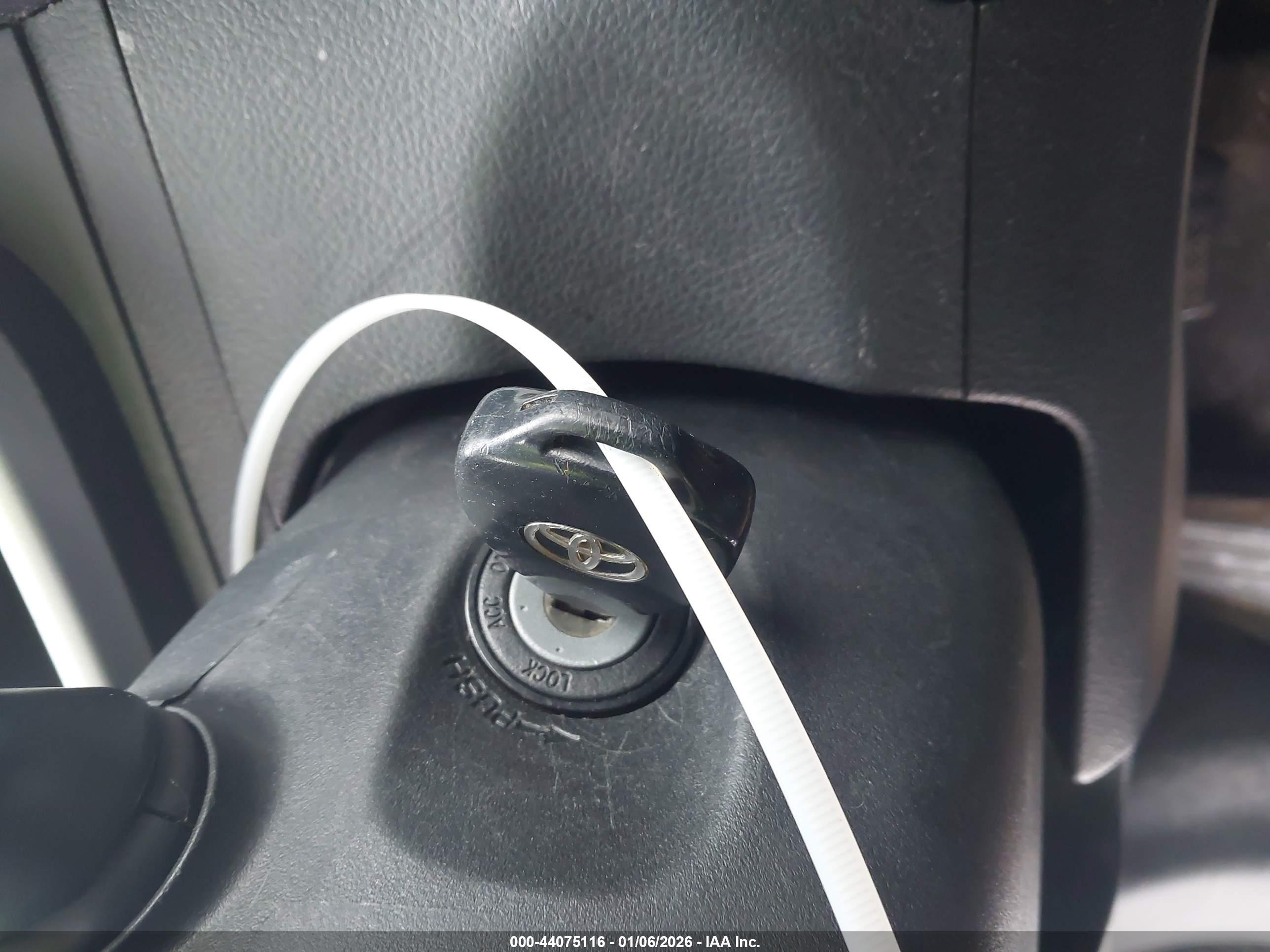 TOYOTA MATRIX image 11