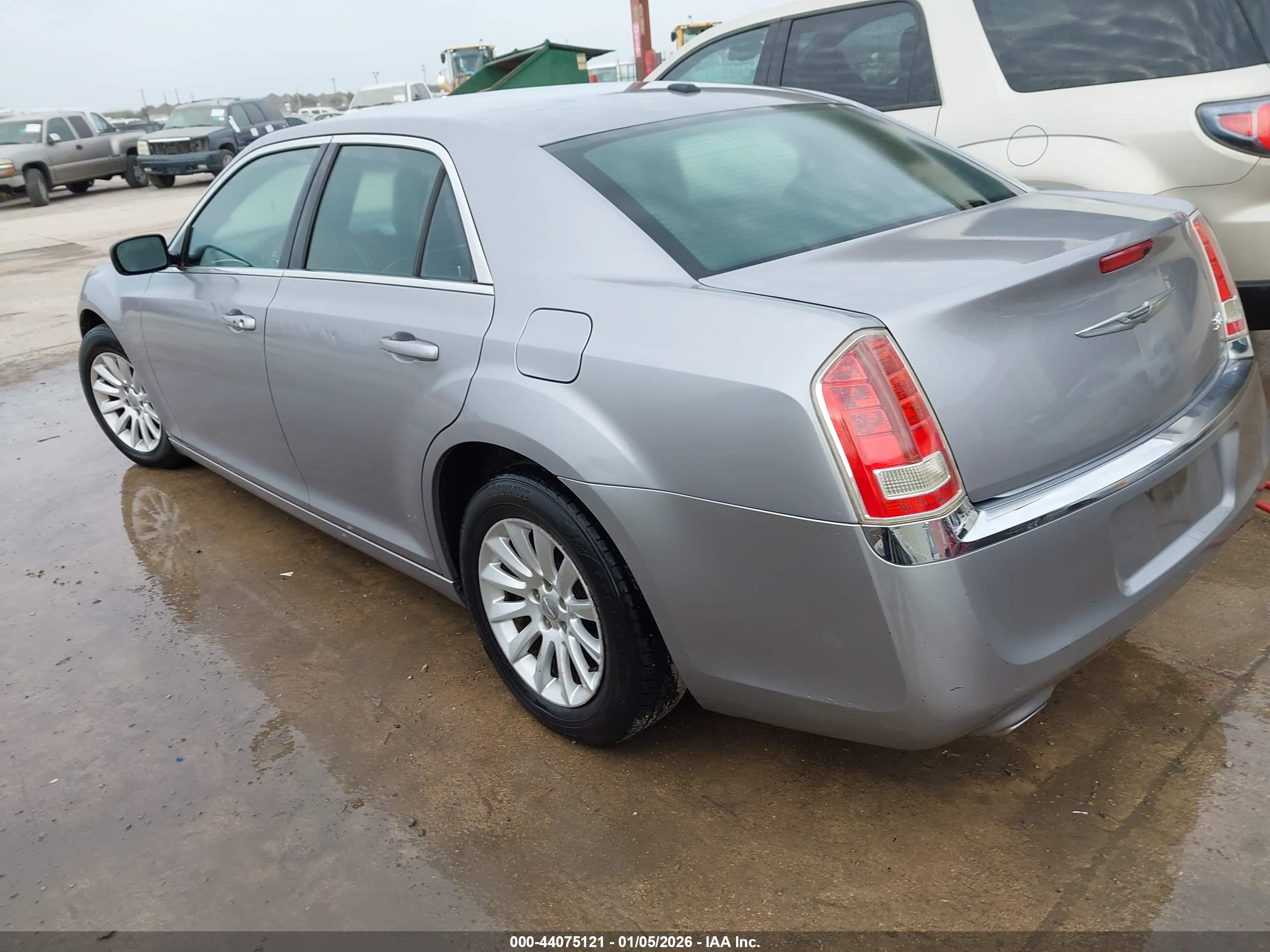 CHRYSLER 300 image 3