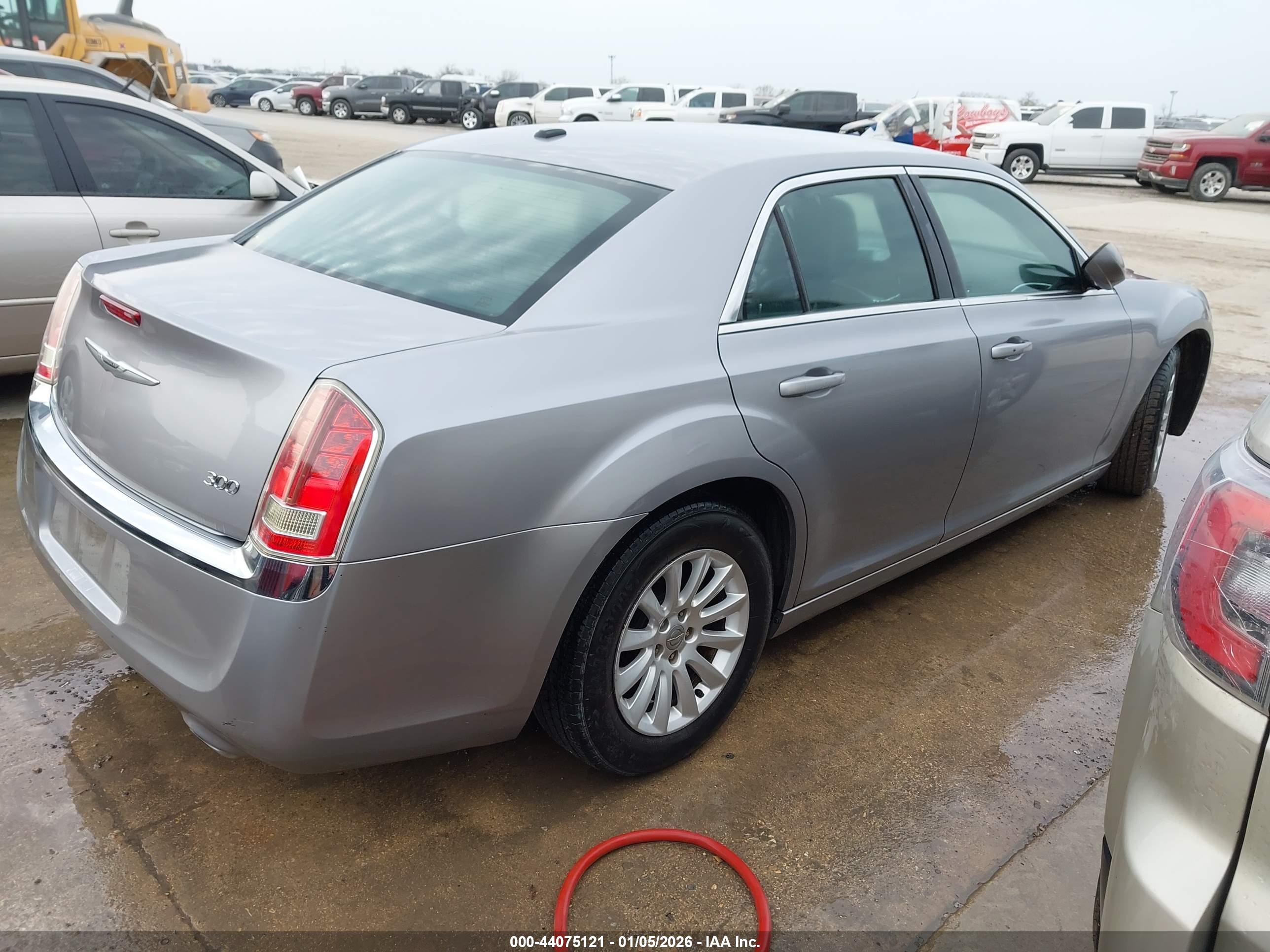 CHRYSLER 300 image 4