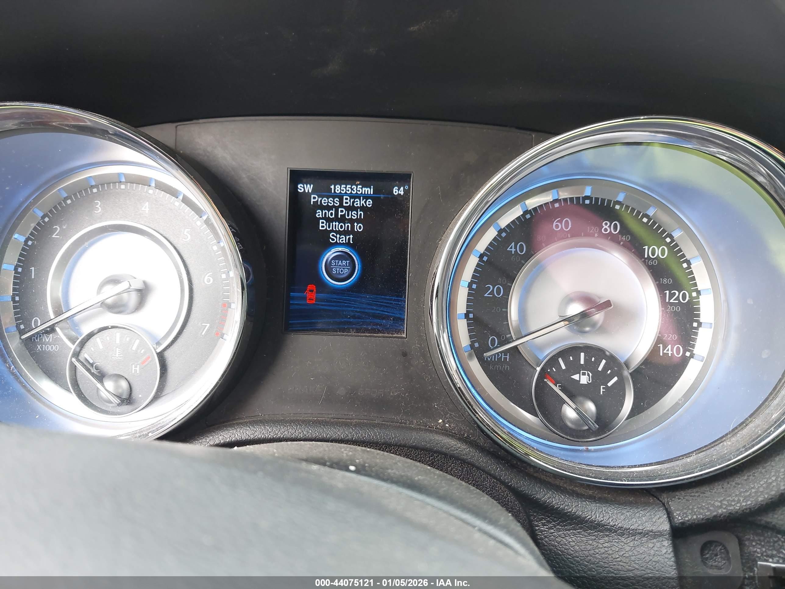 CHRYSLER 300 image 7