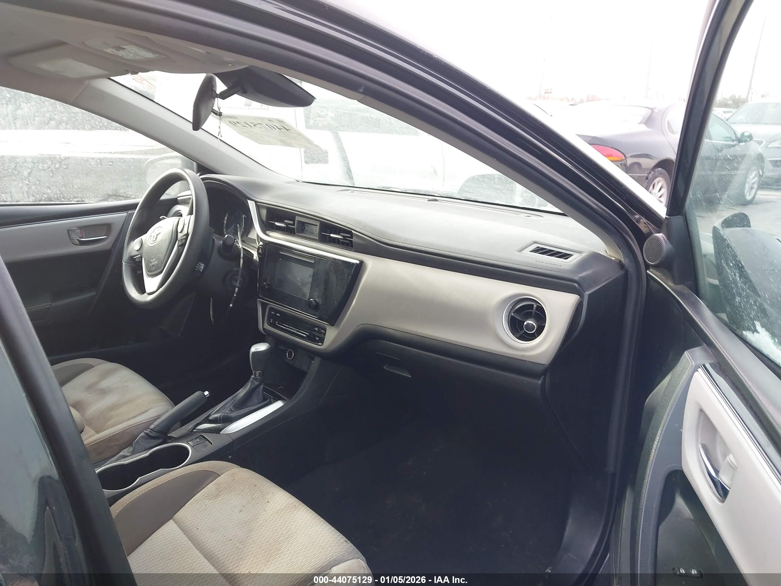 TOYOTA COROLLA image 5