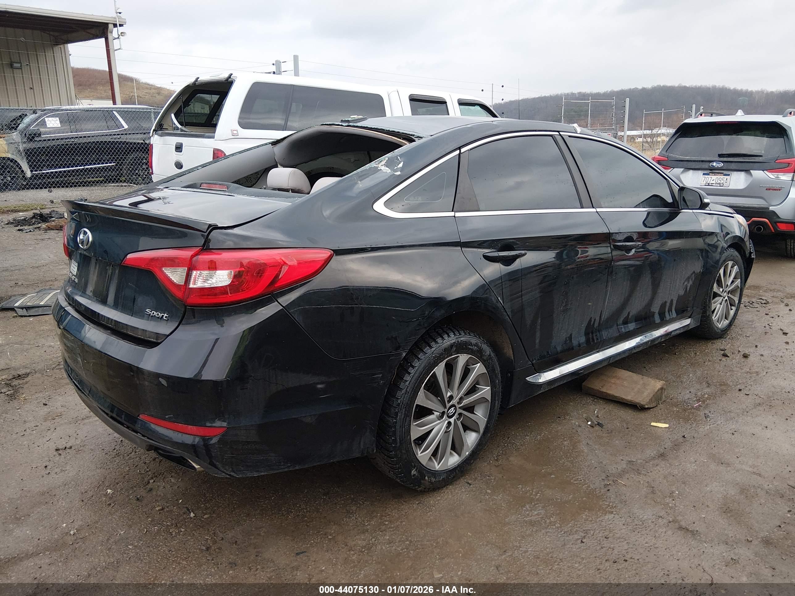 HYUNDAI SONATA image 4
