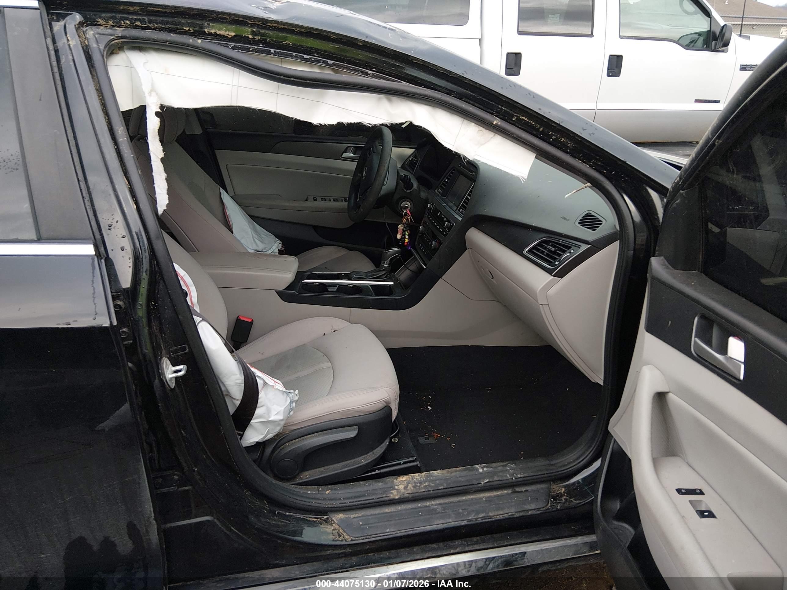HYUNDAI SONATA image 5