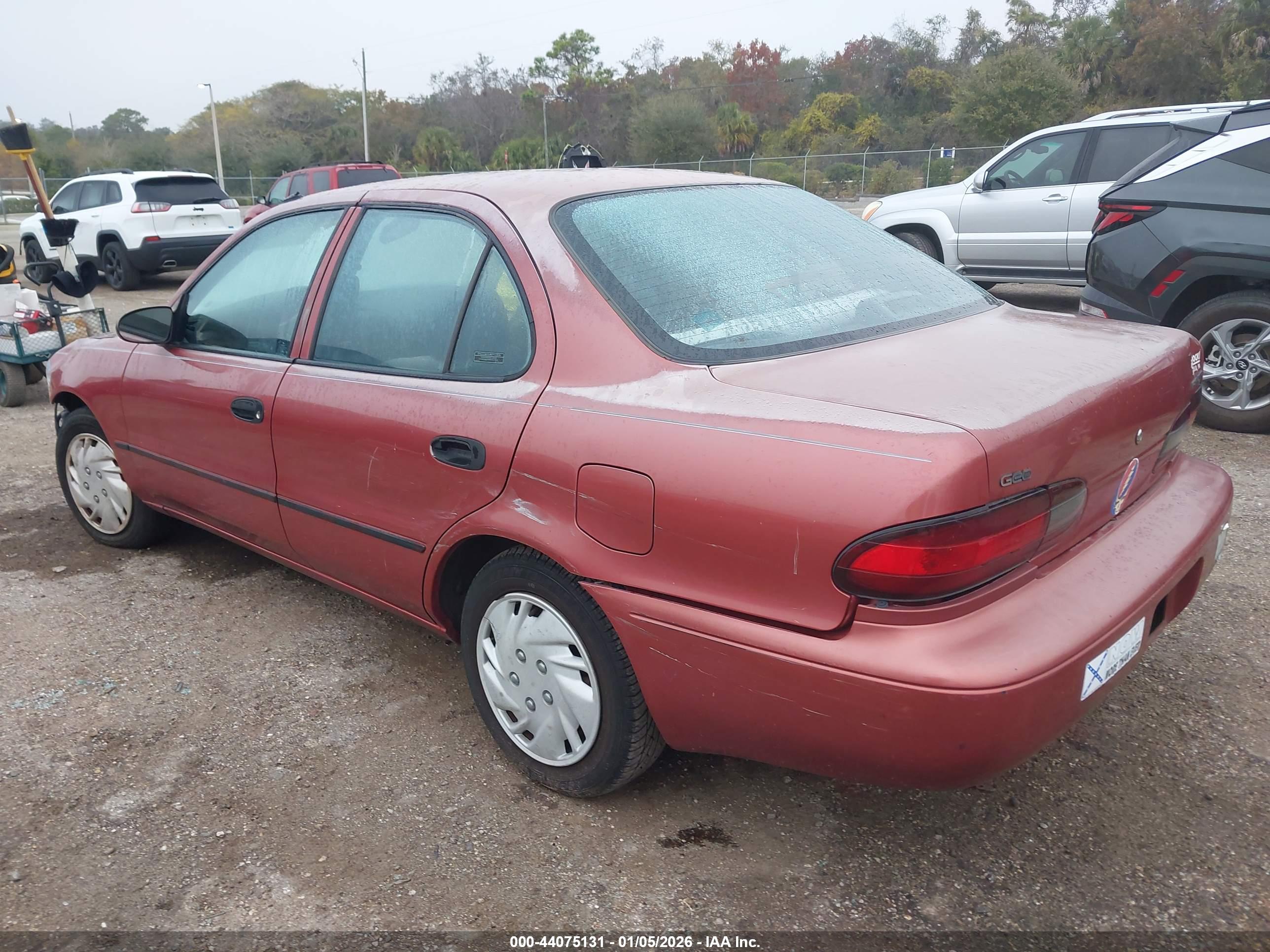 GEO PRIZM image 3