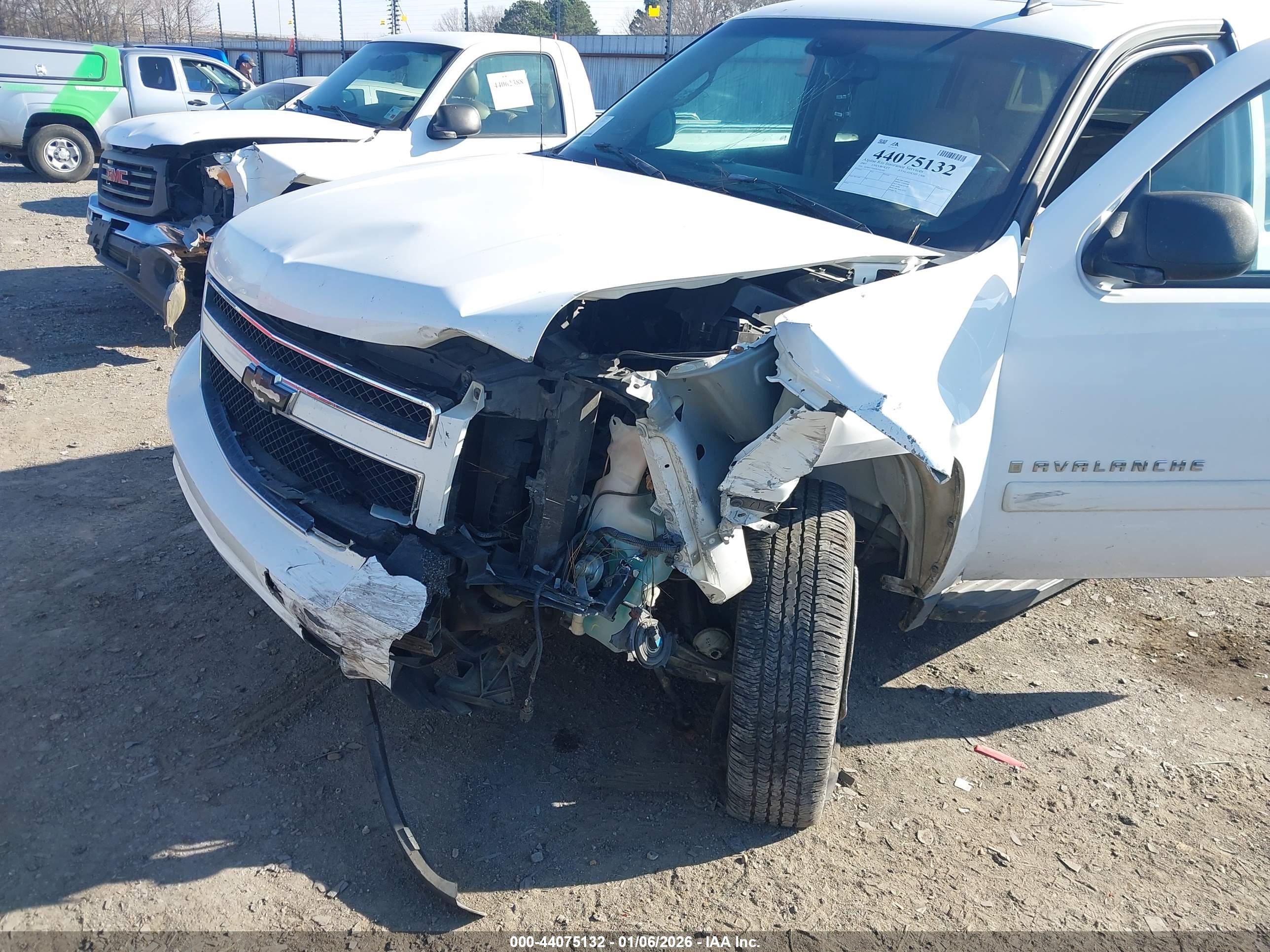 CHEVROLET AVALANCHE image 6