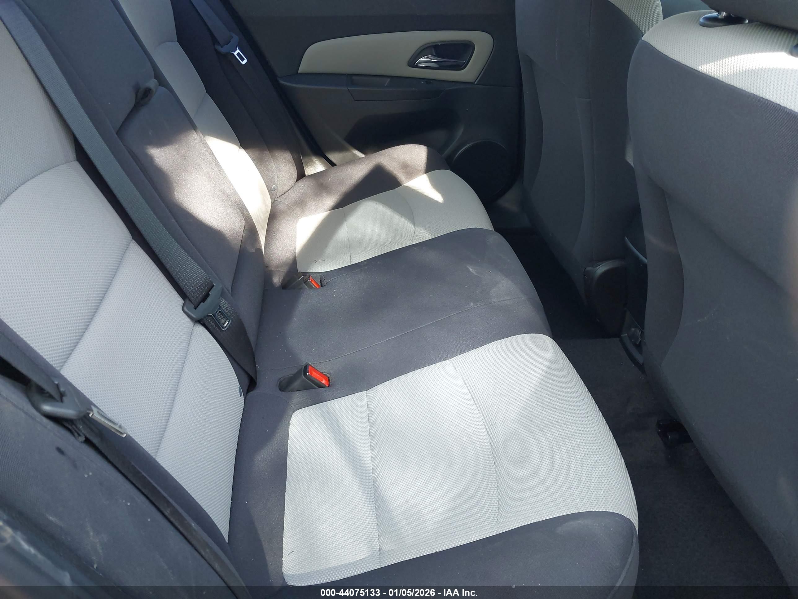 CHEVROLET CRUZE image 8