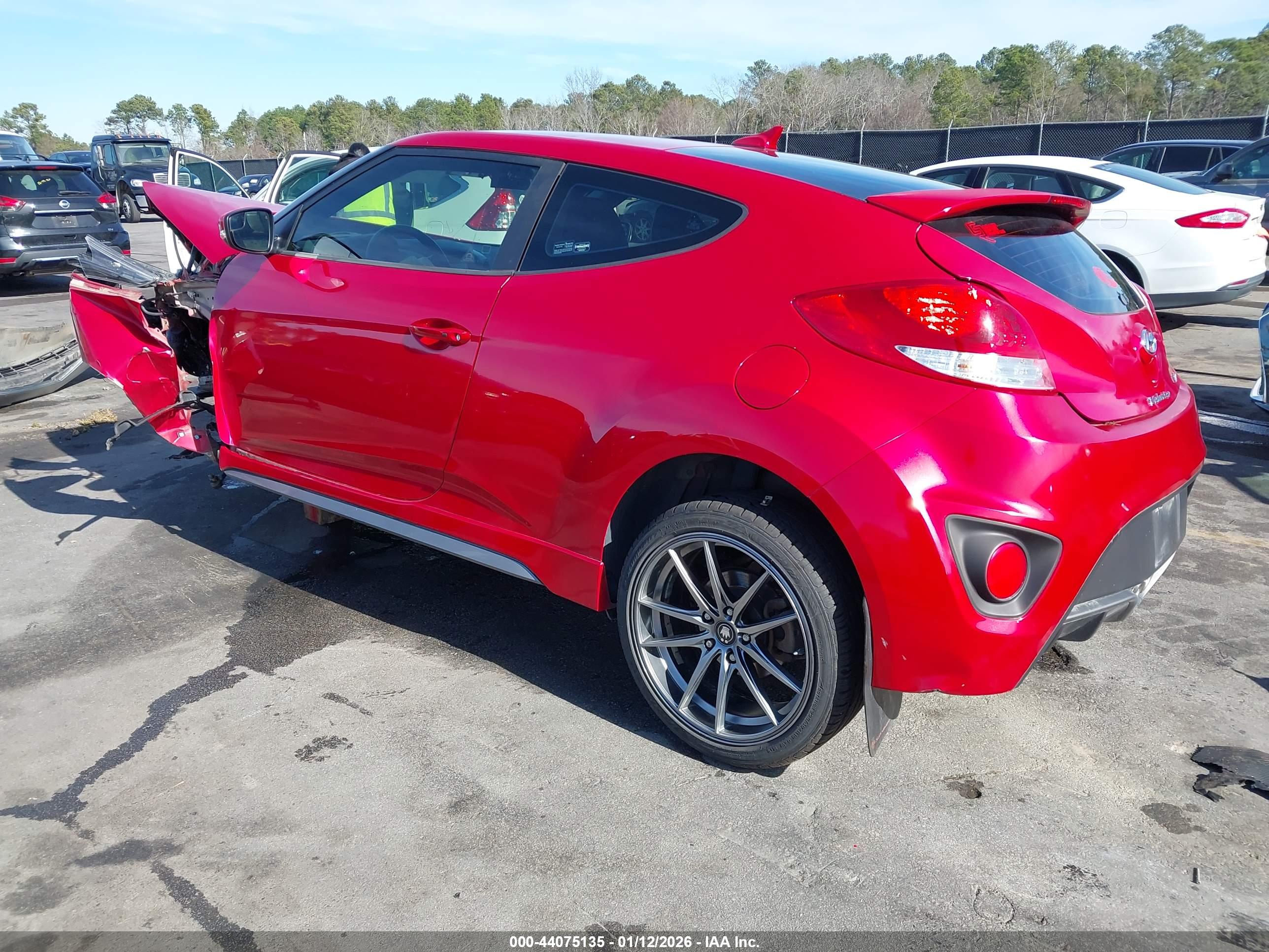 HYUNDAI VELOSTER image 3