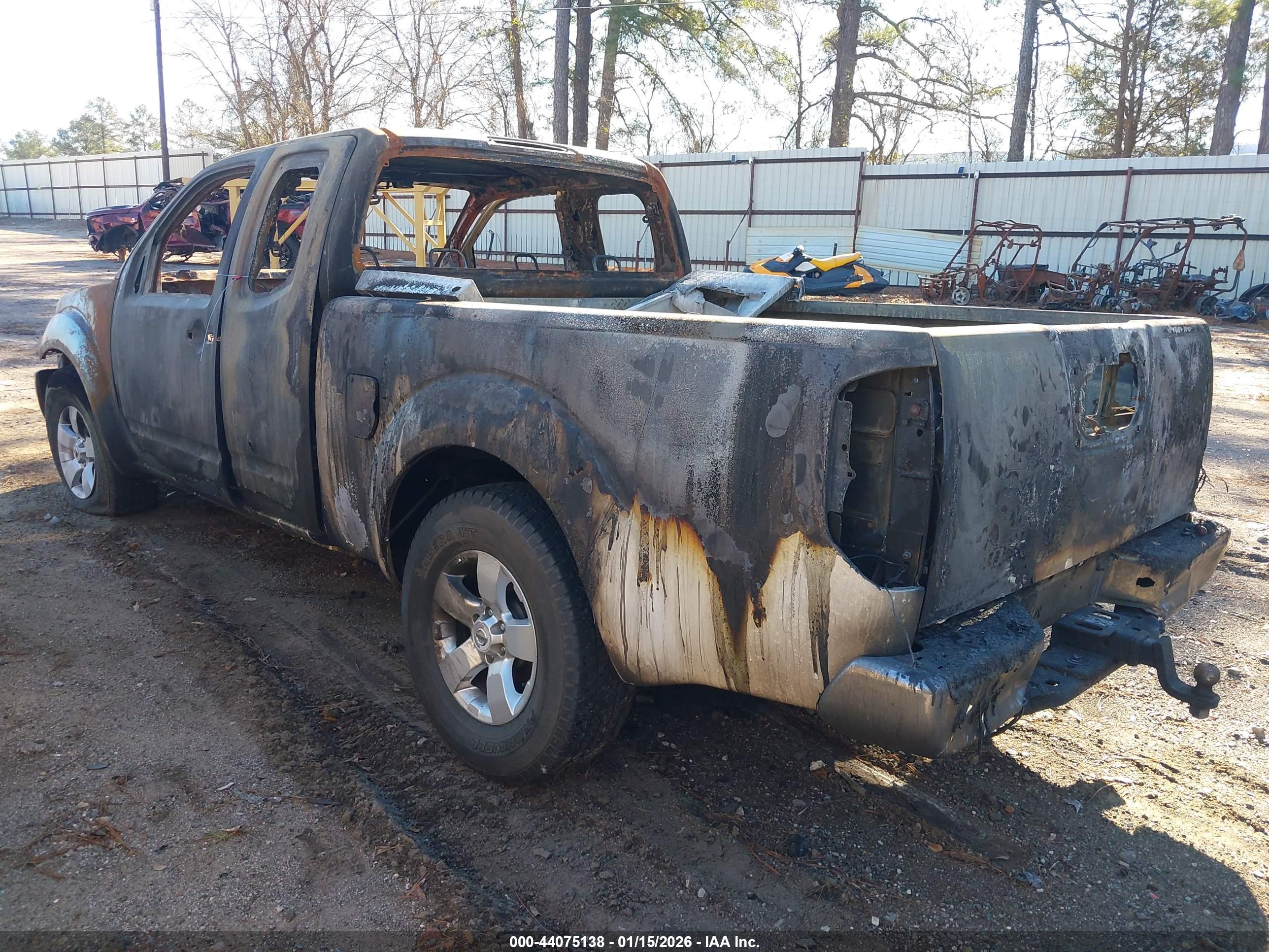 NISSAN FRONTIER image 3