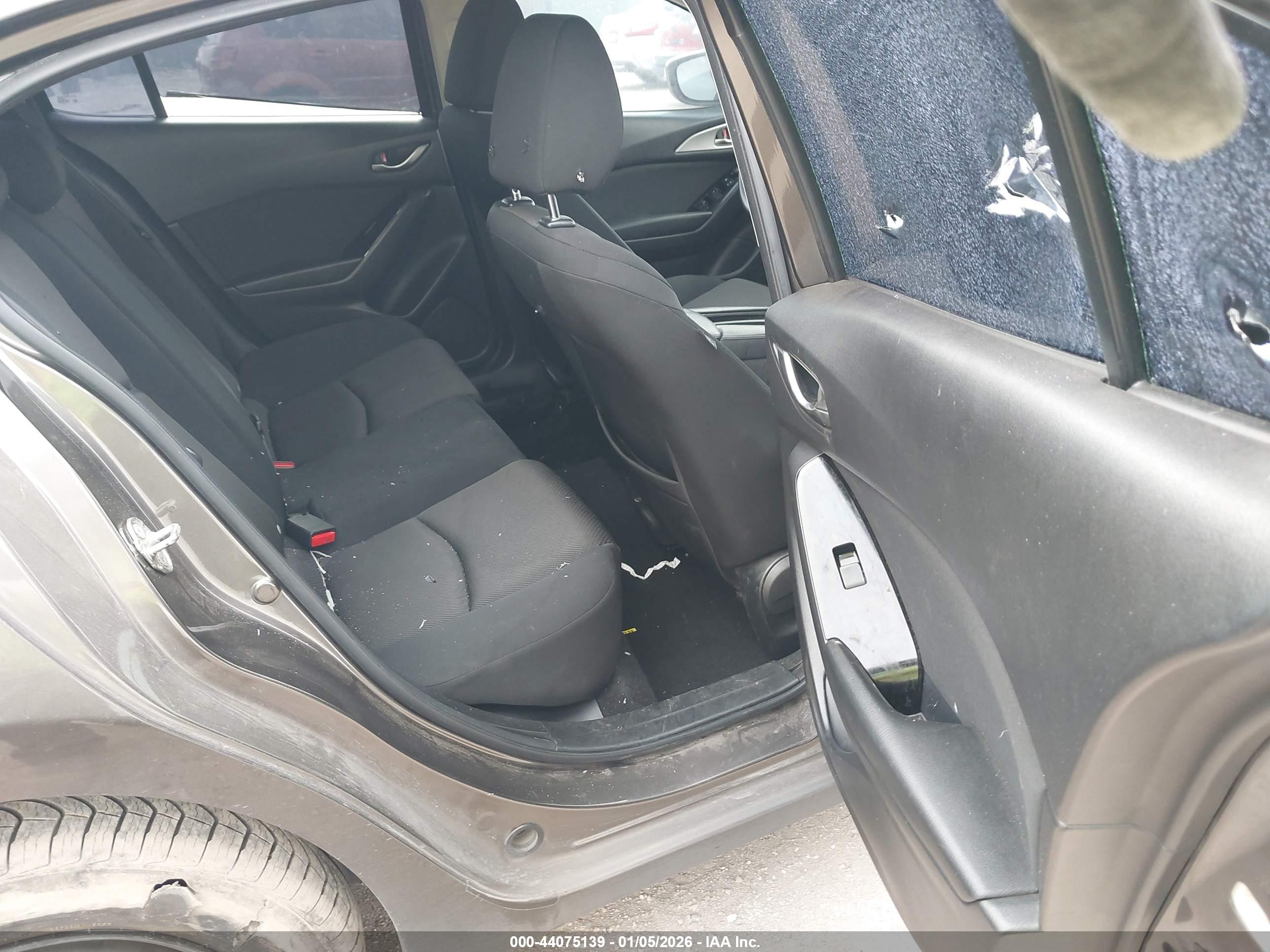MAZDA MAZDA3 image 8