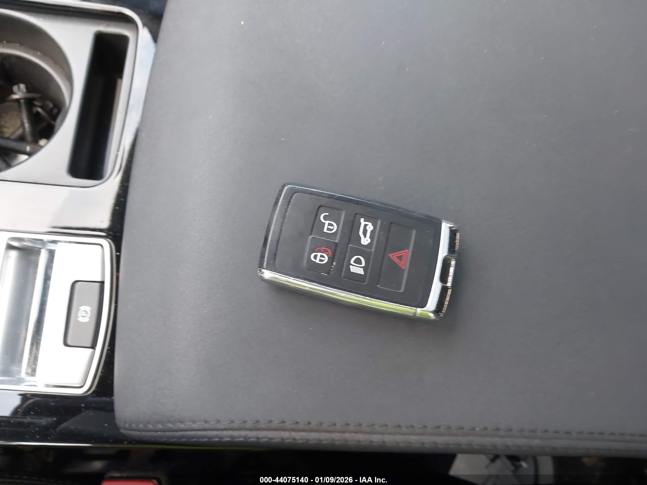 LAND ROVER image 11