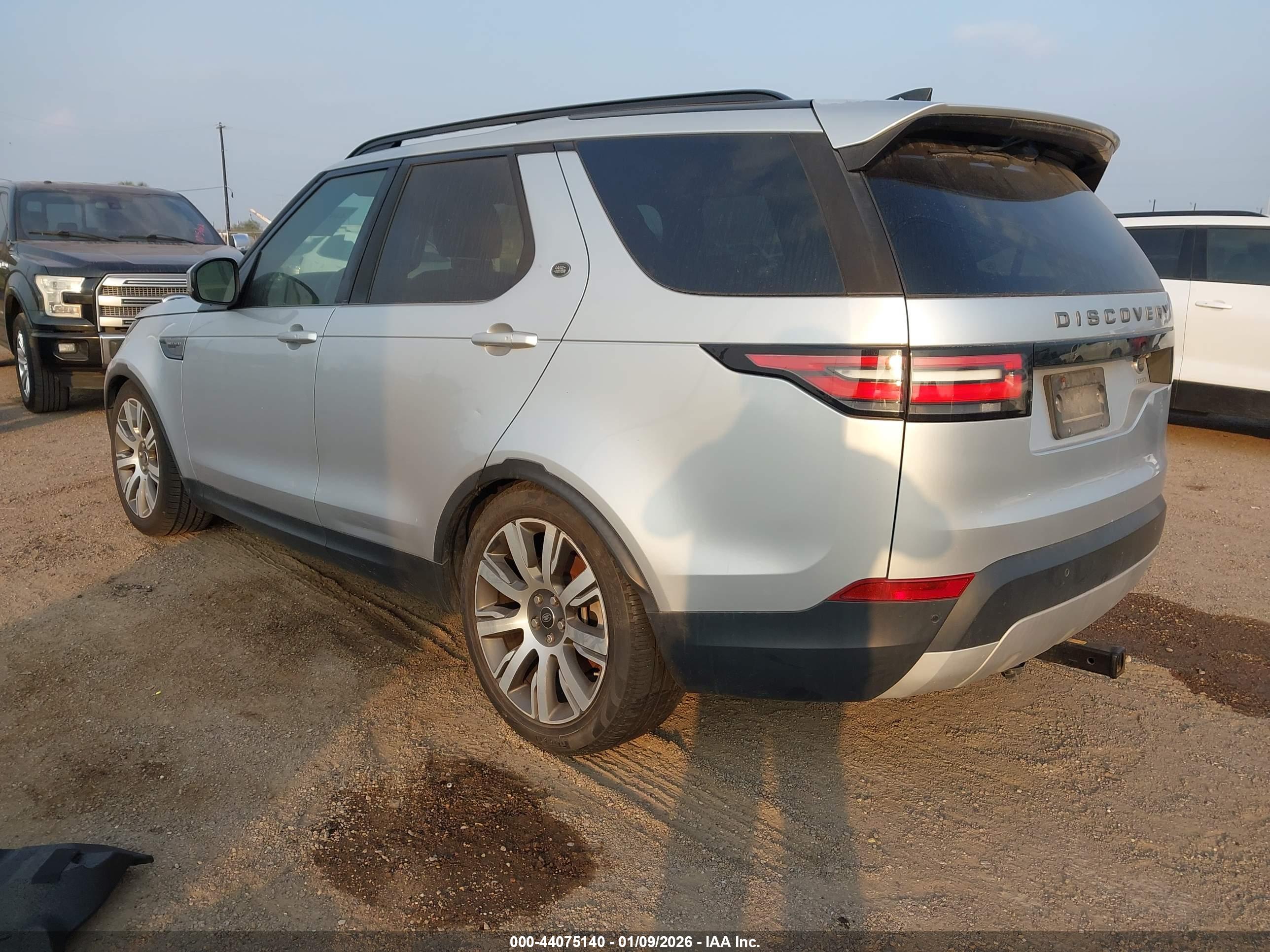 LAND ROVER image 3
