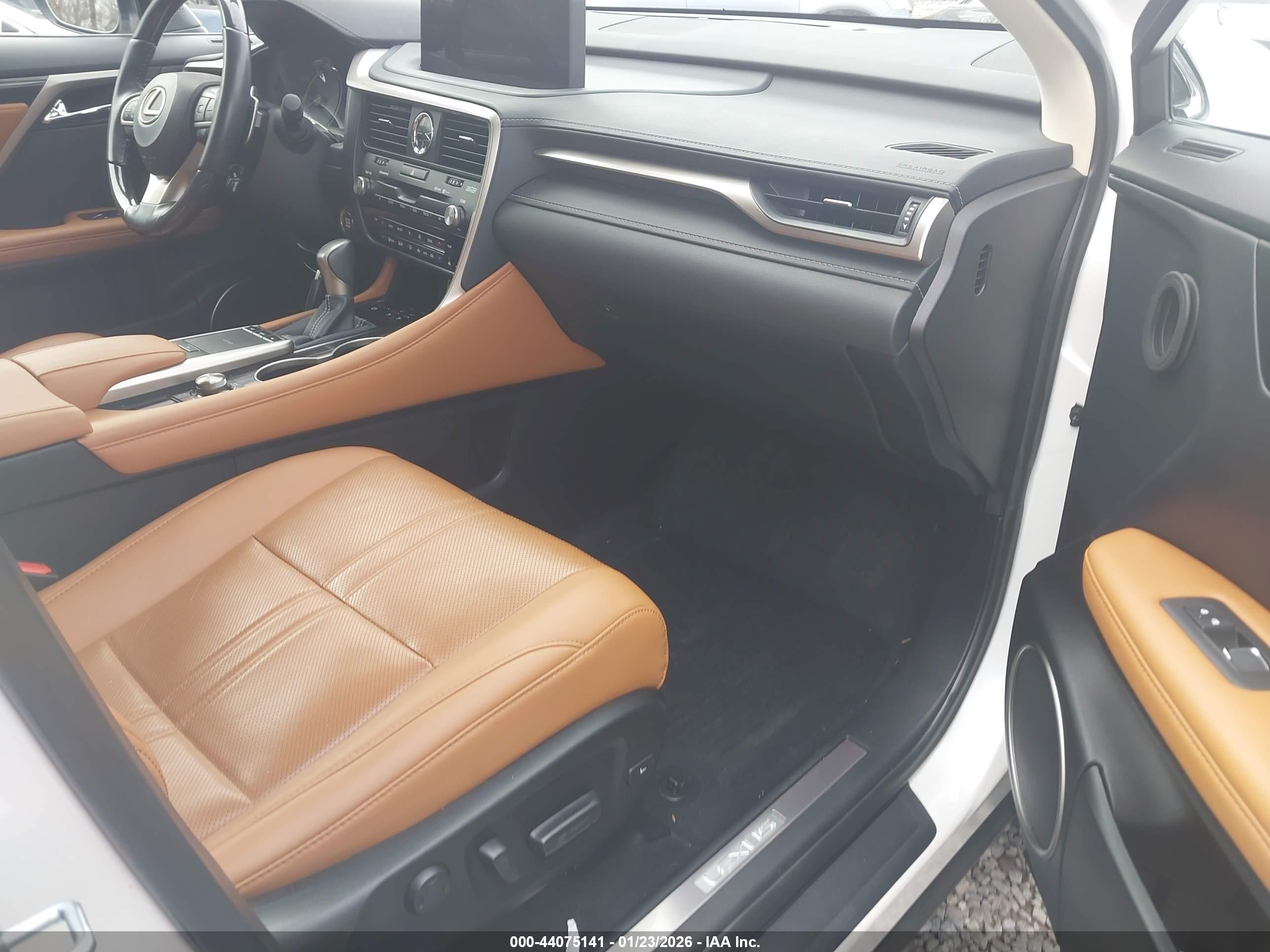 LEXUS RX image 5