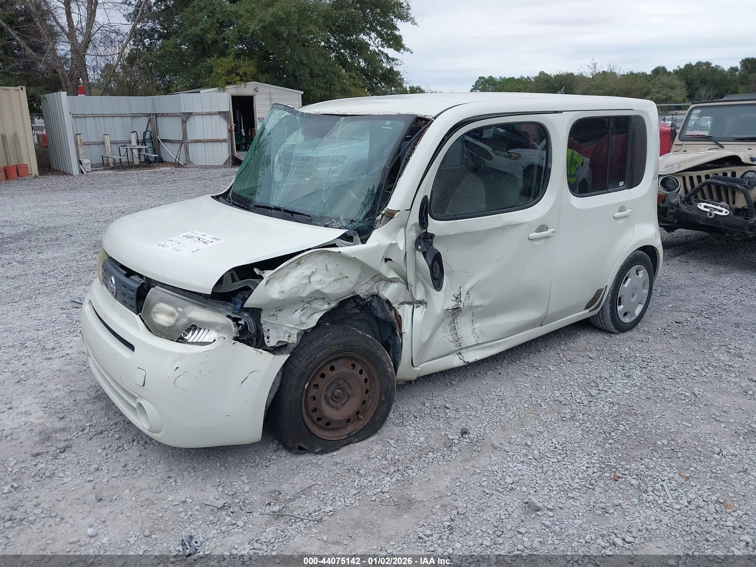 NISSAN CUBE image 2