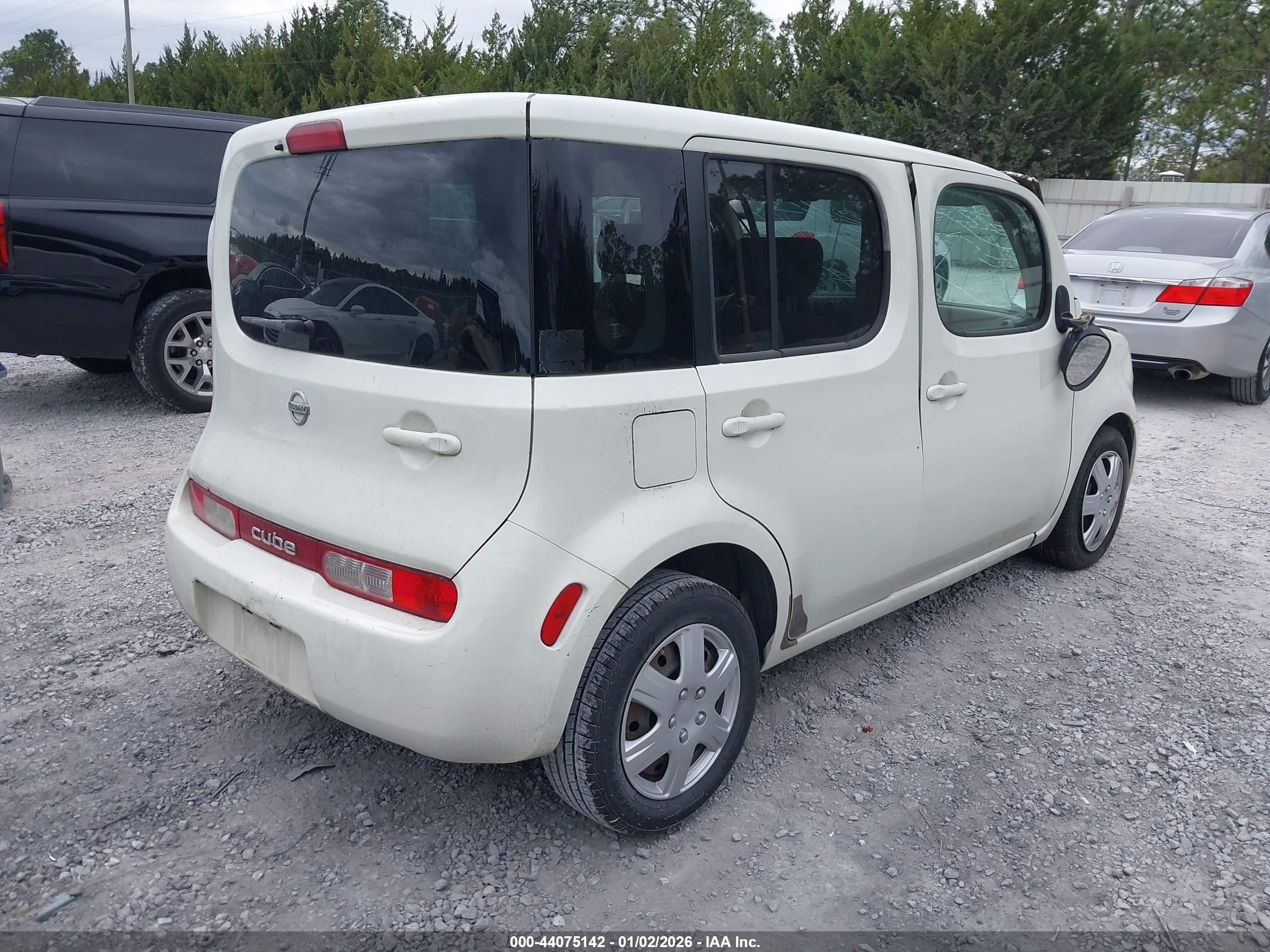NISSAN CUBE image 4