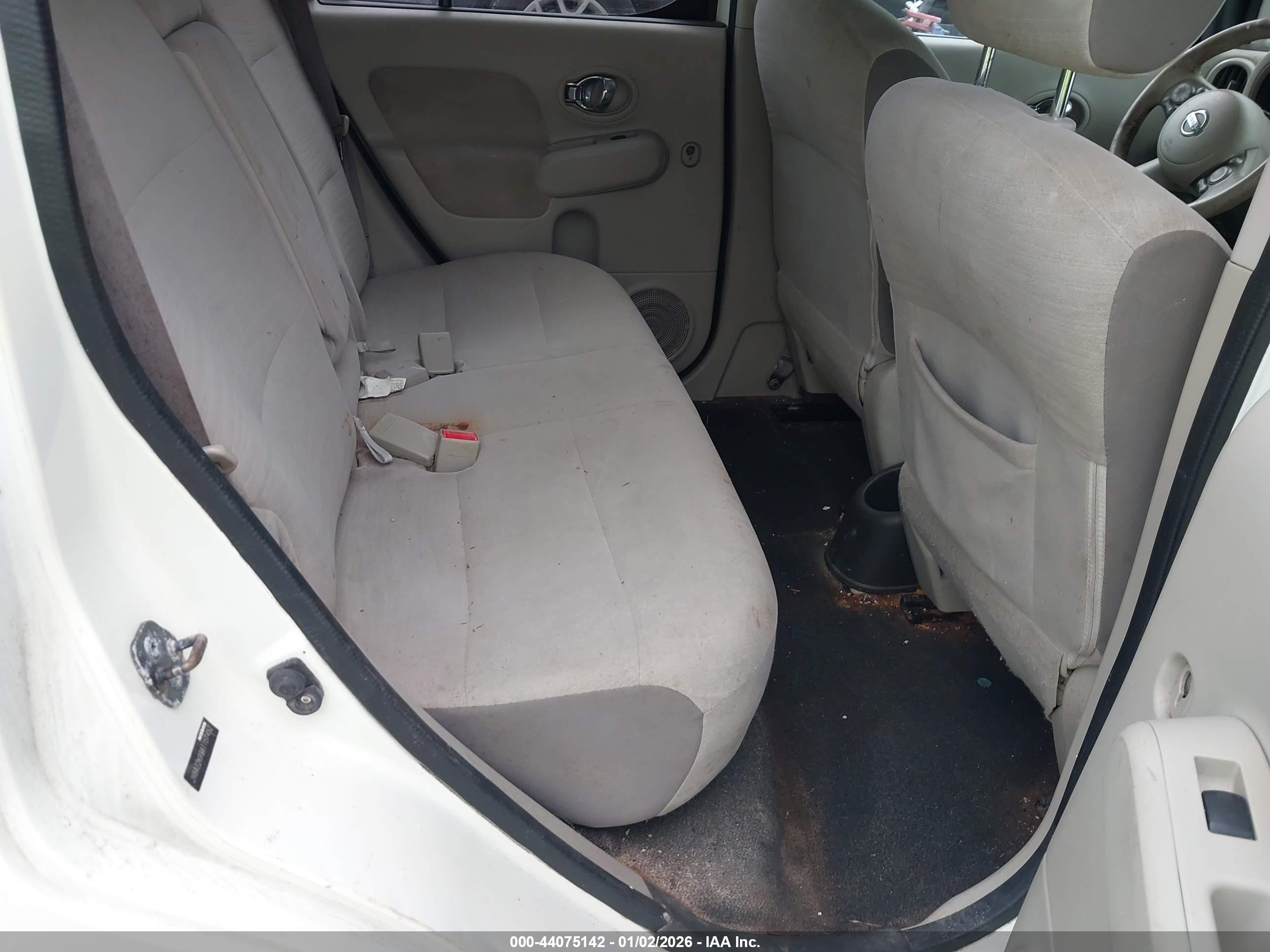 NISSAN CUBE image 8