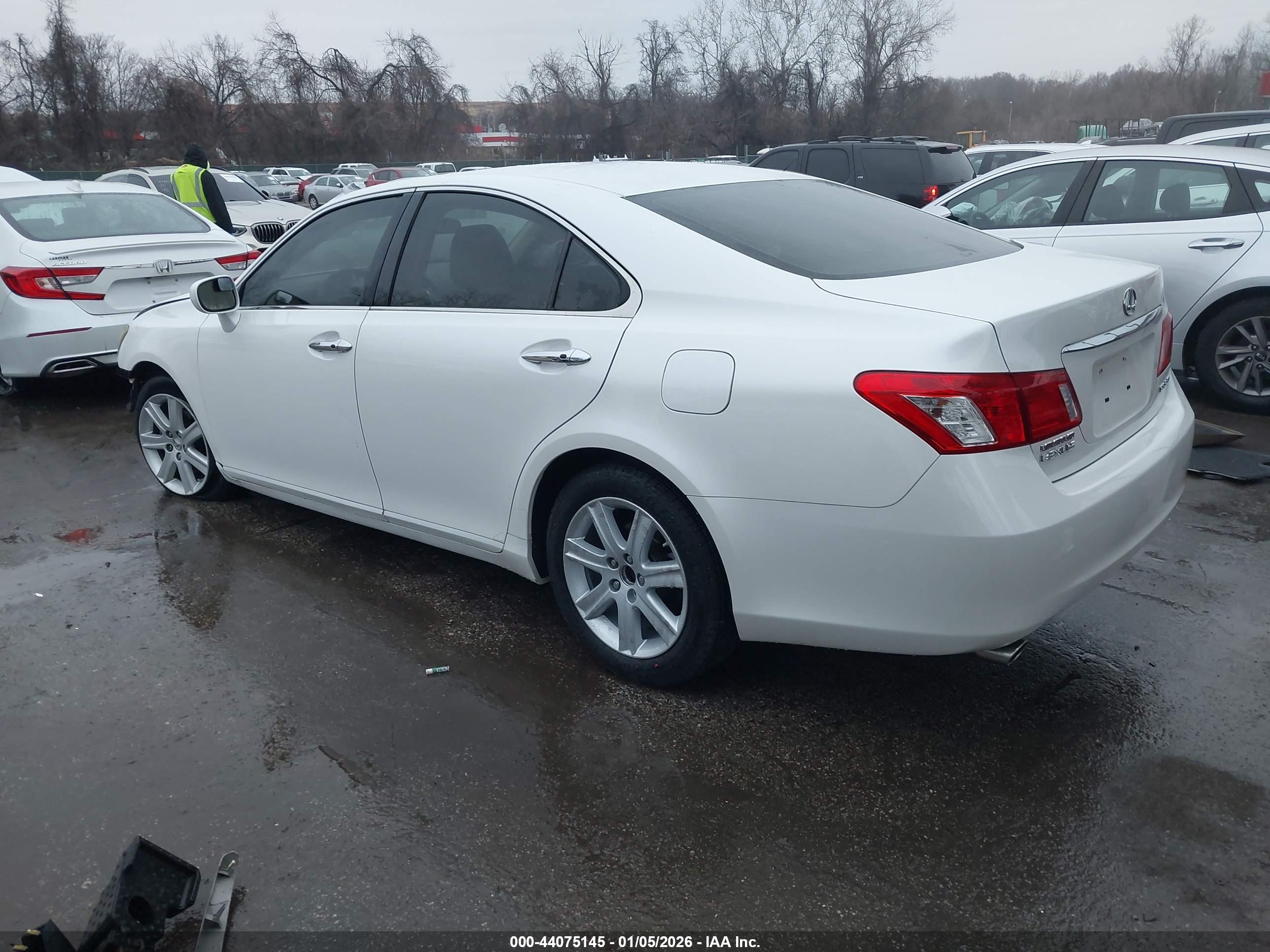 LEXUS ES image 3