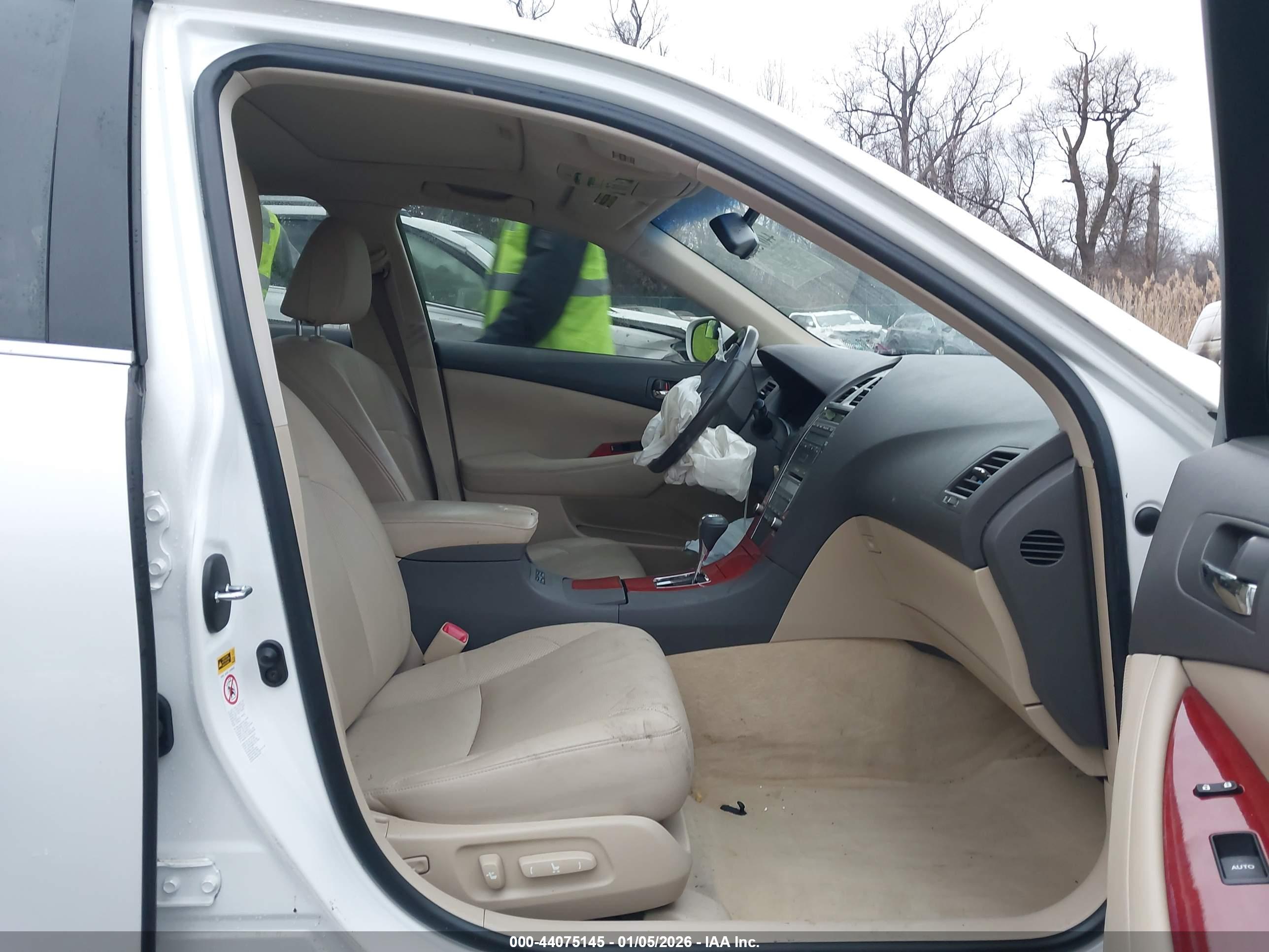 LEXUS ES image 5