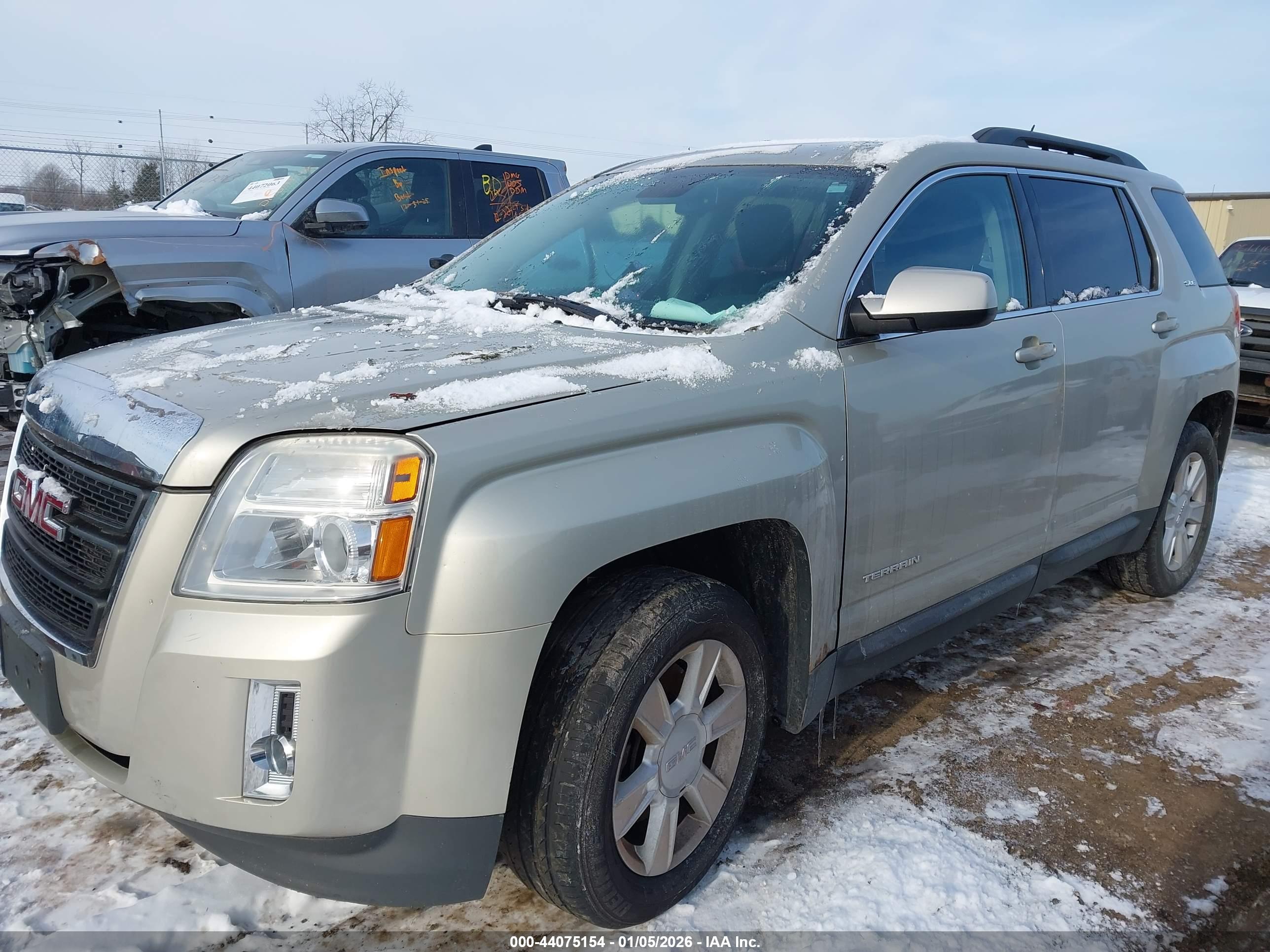 GMC TERRAIN image 2
