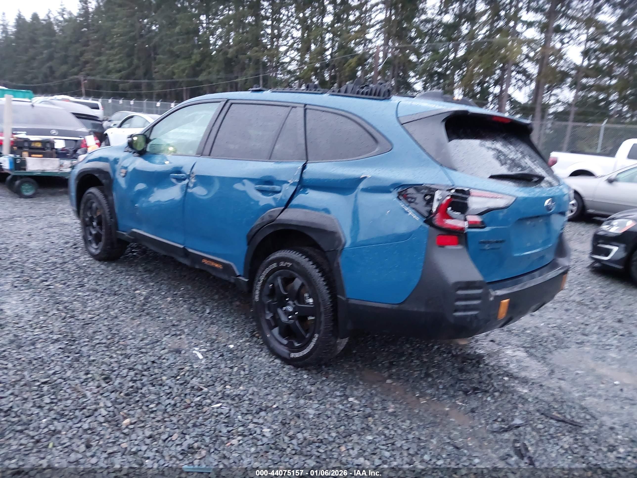 SUBARU OUTBACK image 3