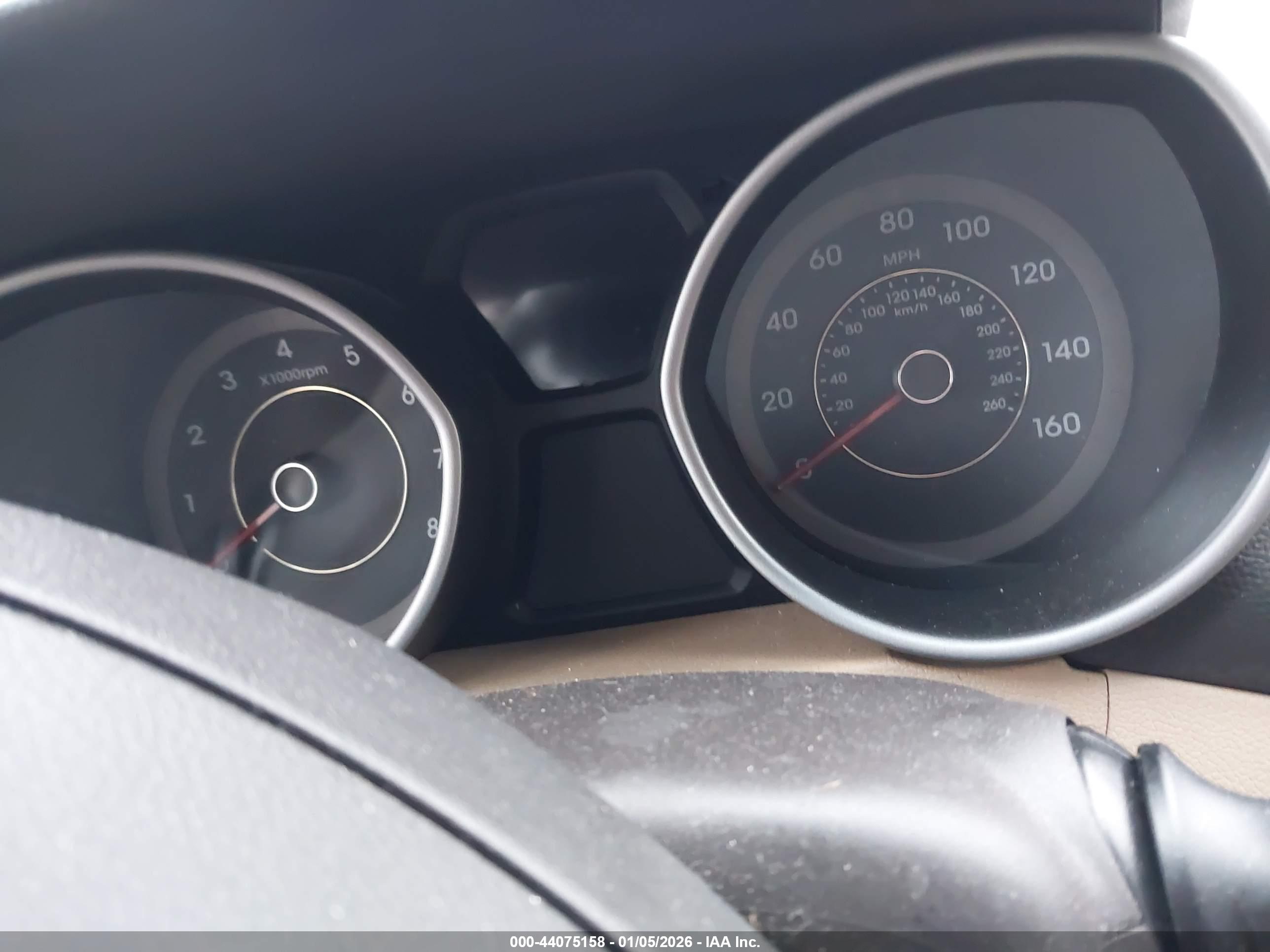 HYUNDAI ELANTRA image 7