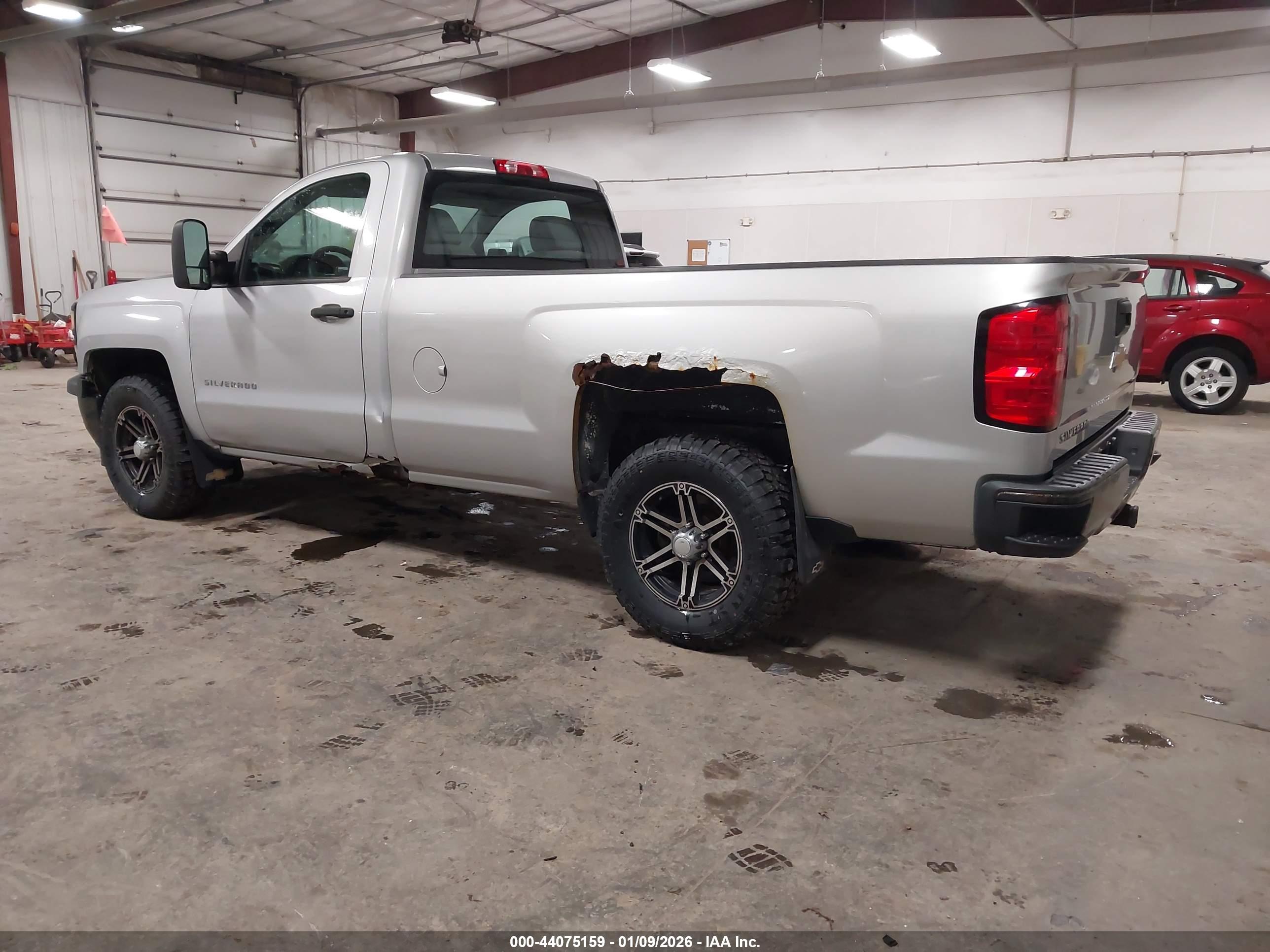 CHEVROLET SILVERADO image 3