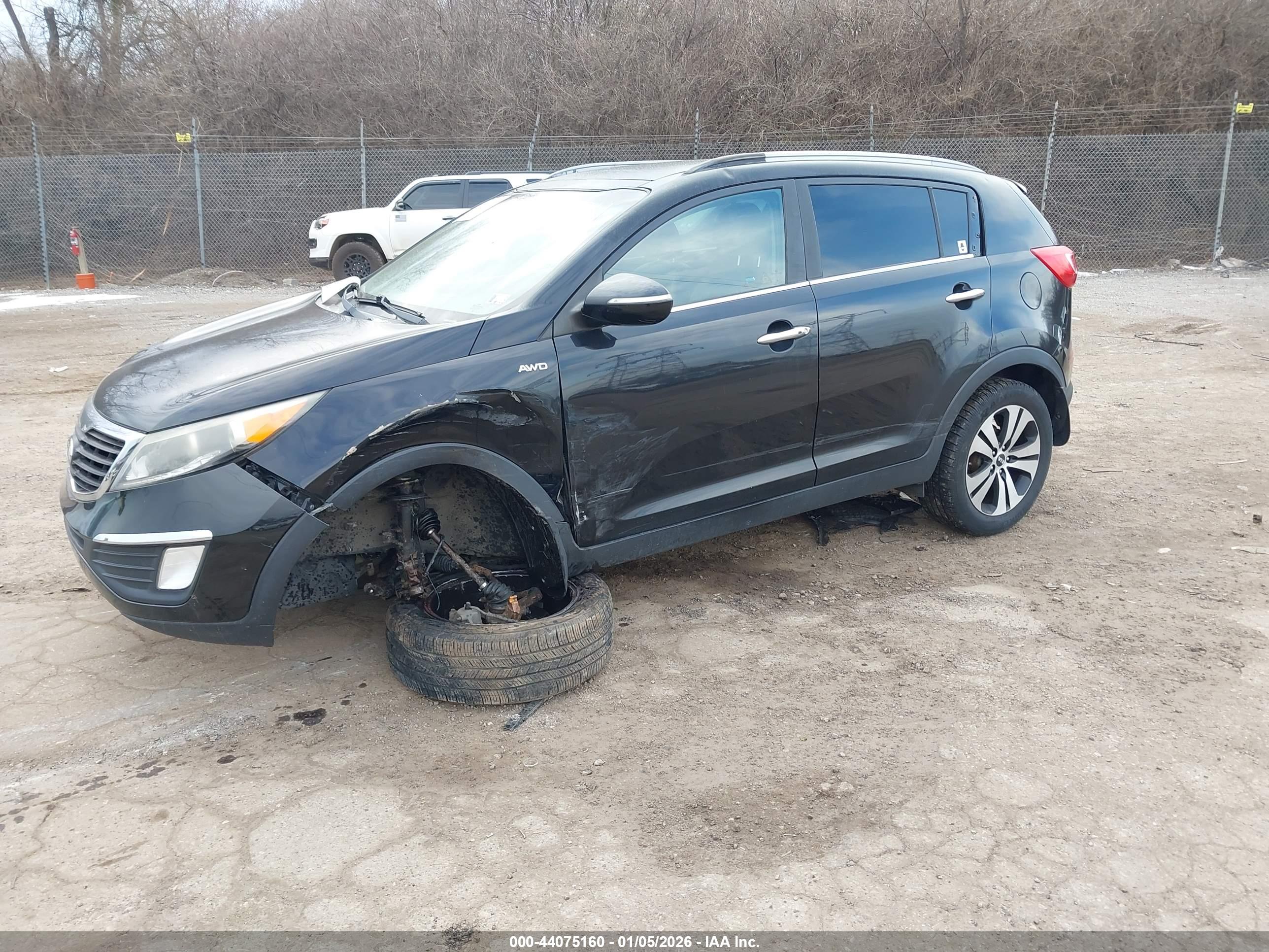KIA SPORTAGE image 2