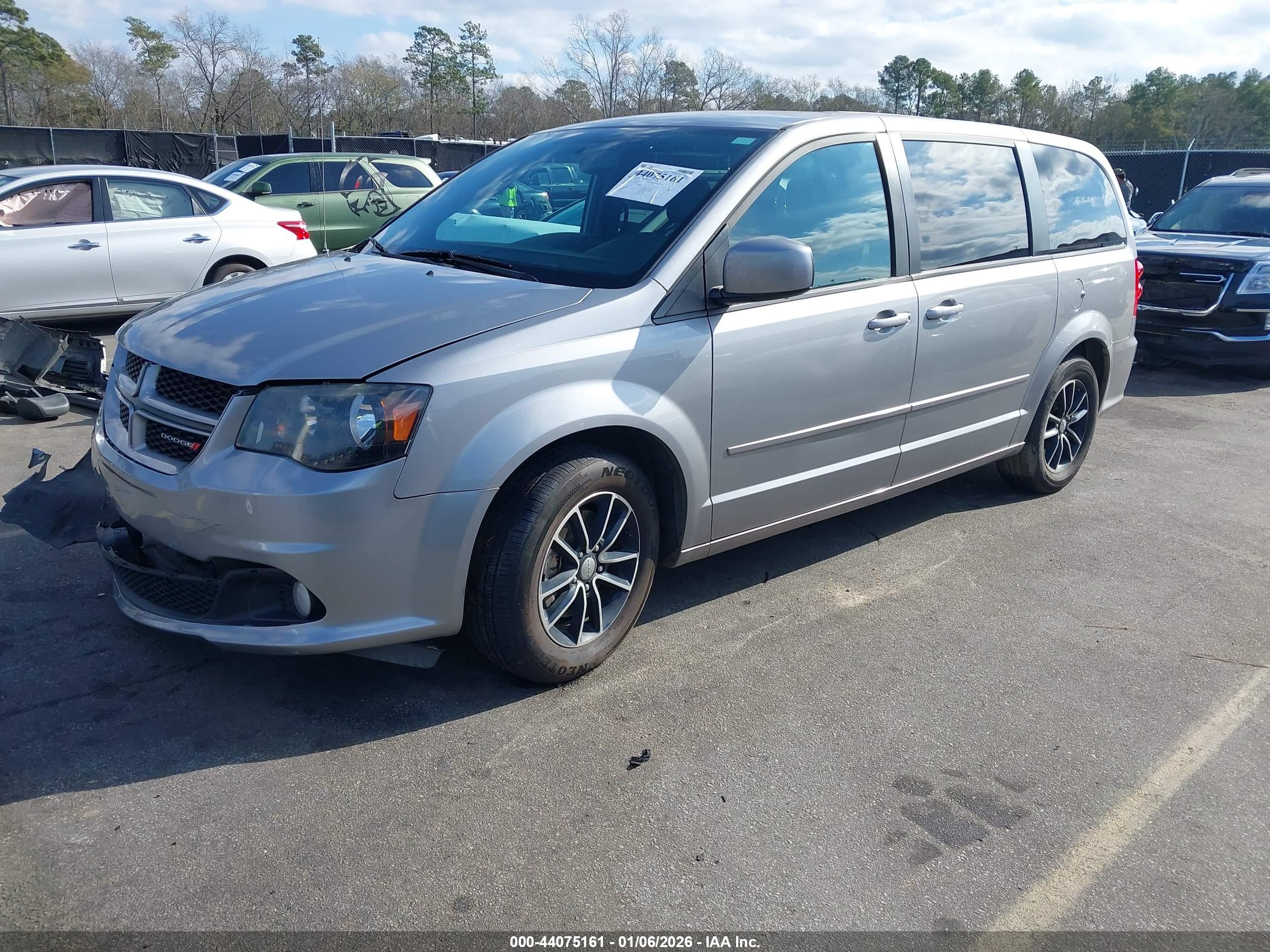 DODGE GRAND image 2