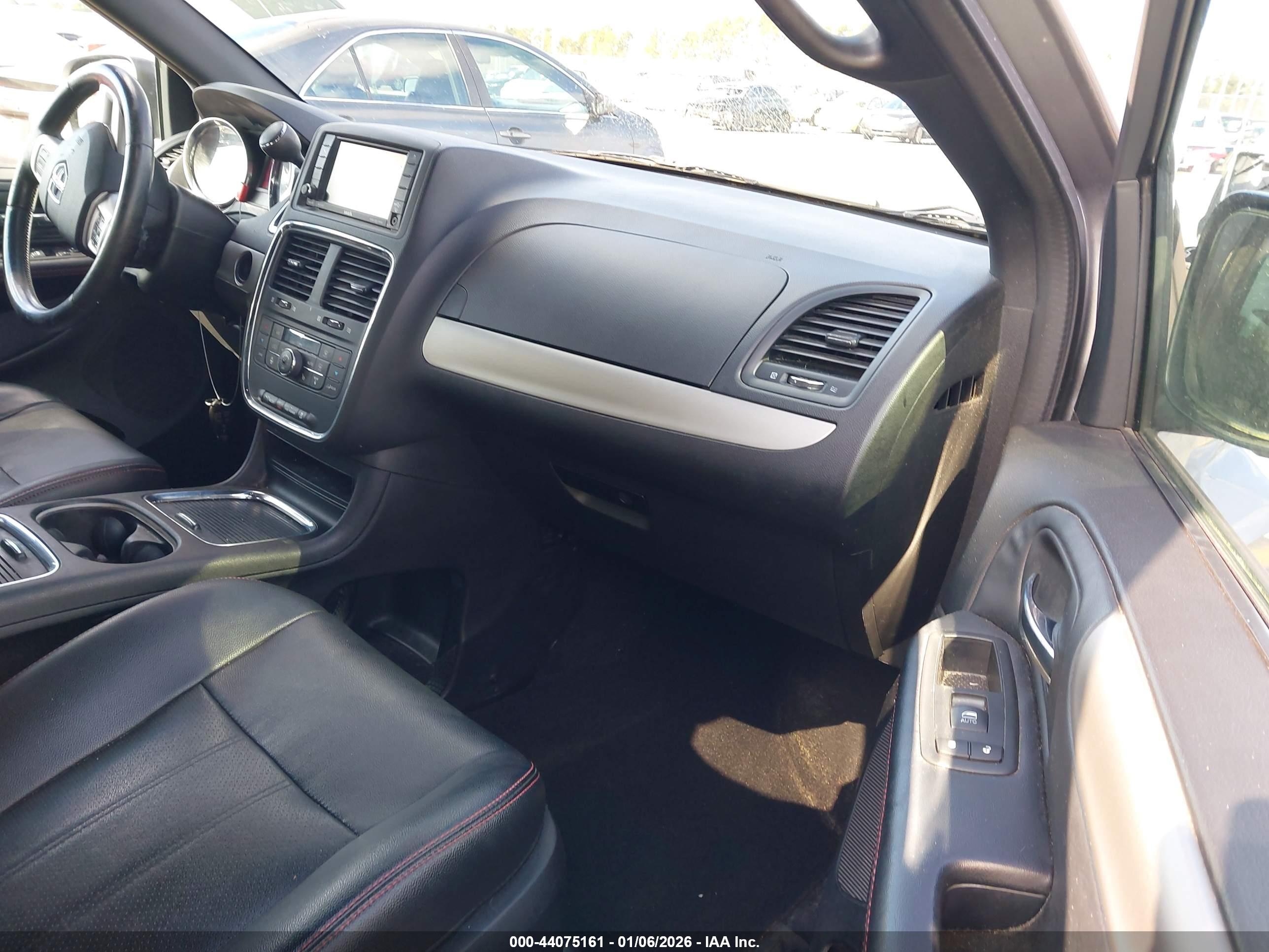 DODGE GRAND image 5