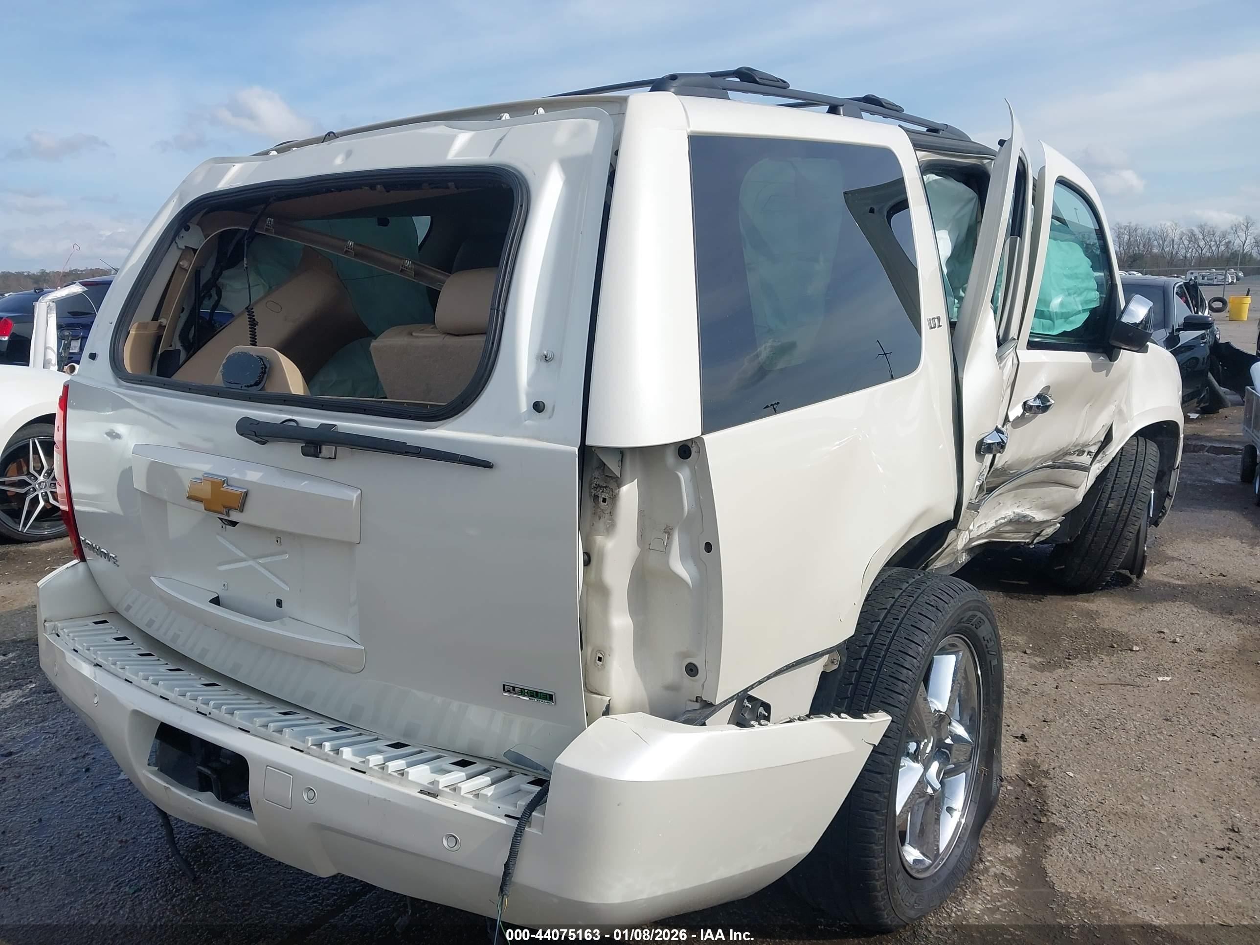 CHEVROLET TAHOE image 4