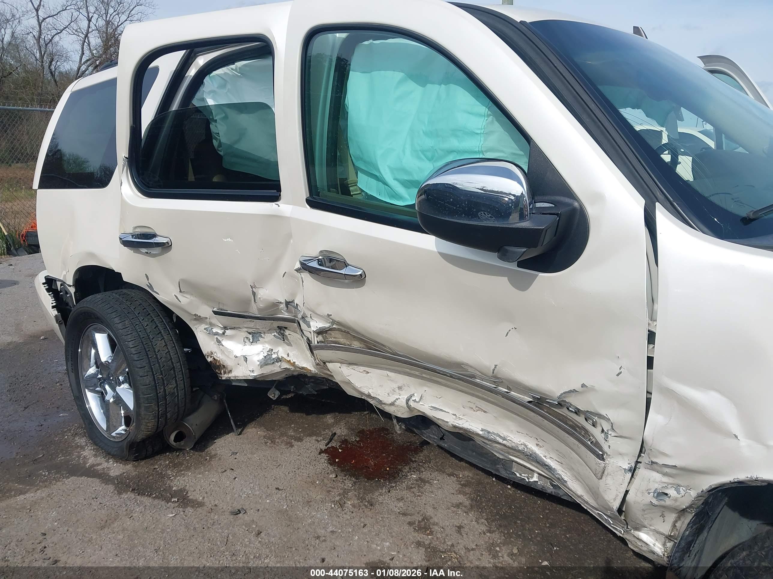 CHEVROLET TAHOE image 6