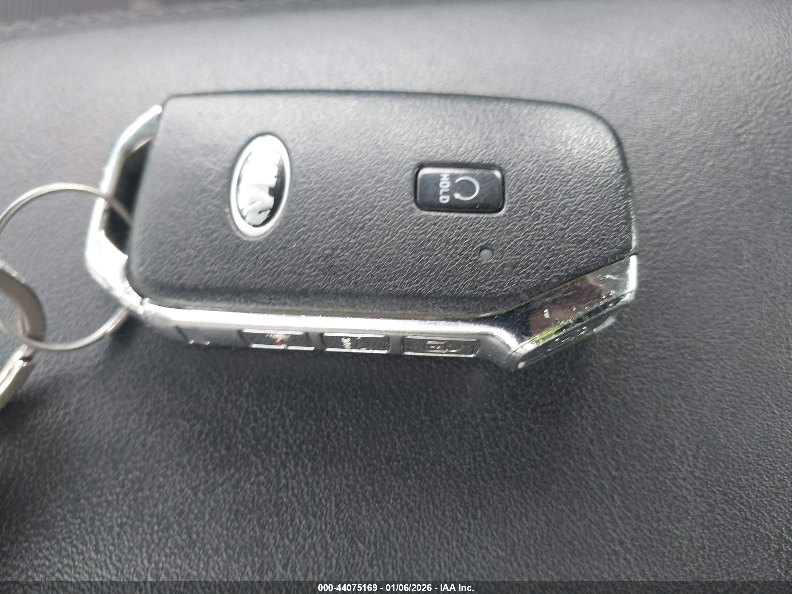 KIA K5 image 11
