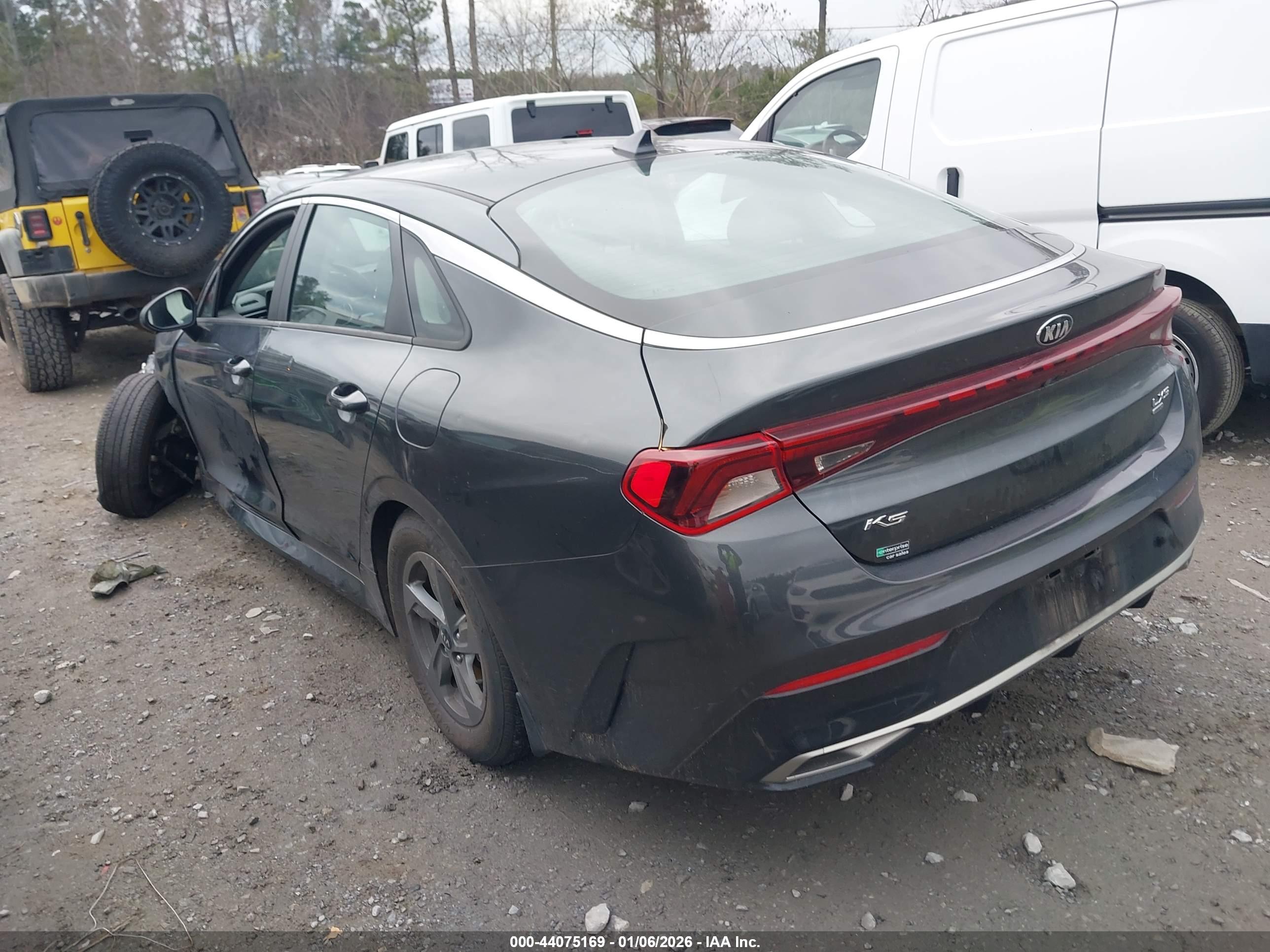 KIA K5 image 3