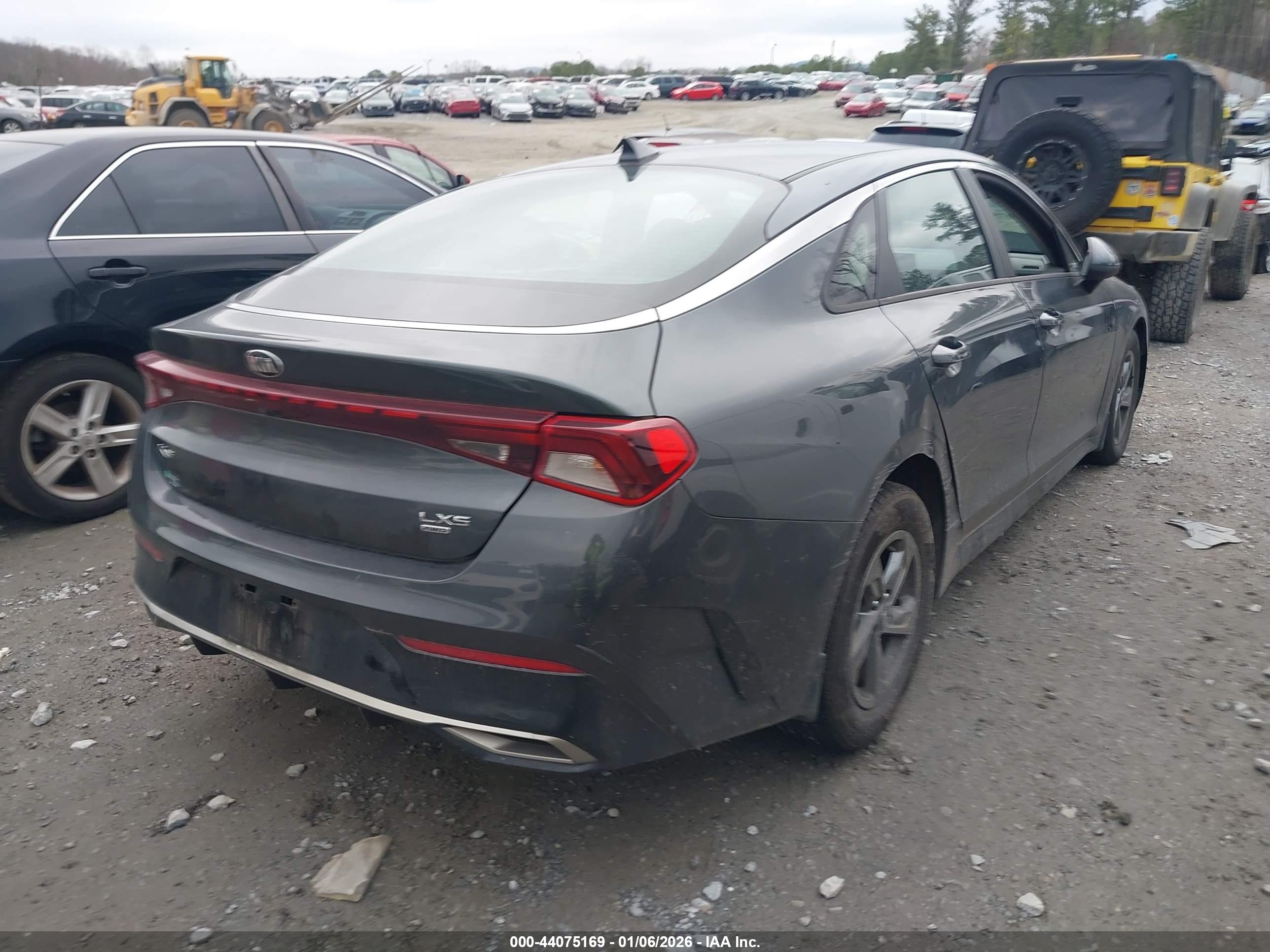 KIA K5 image 4
