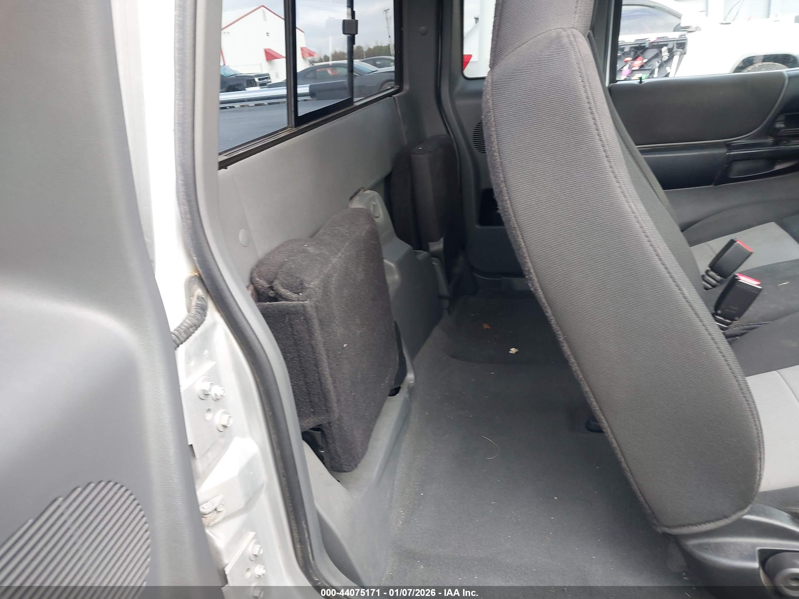 FORD RANGER image 8