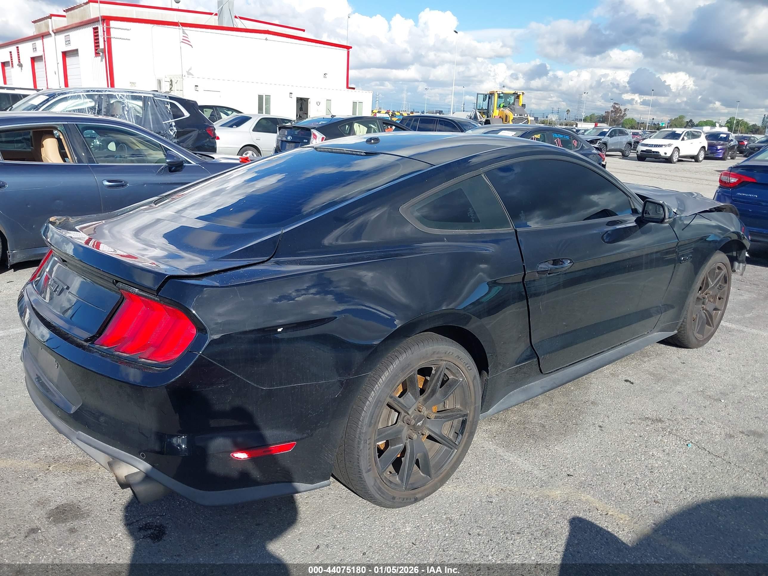 FORD MUSTANG image 4