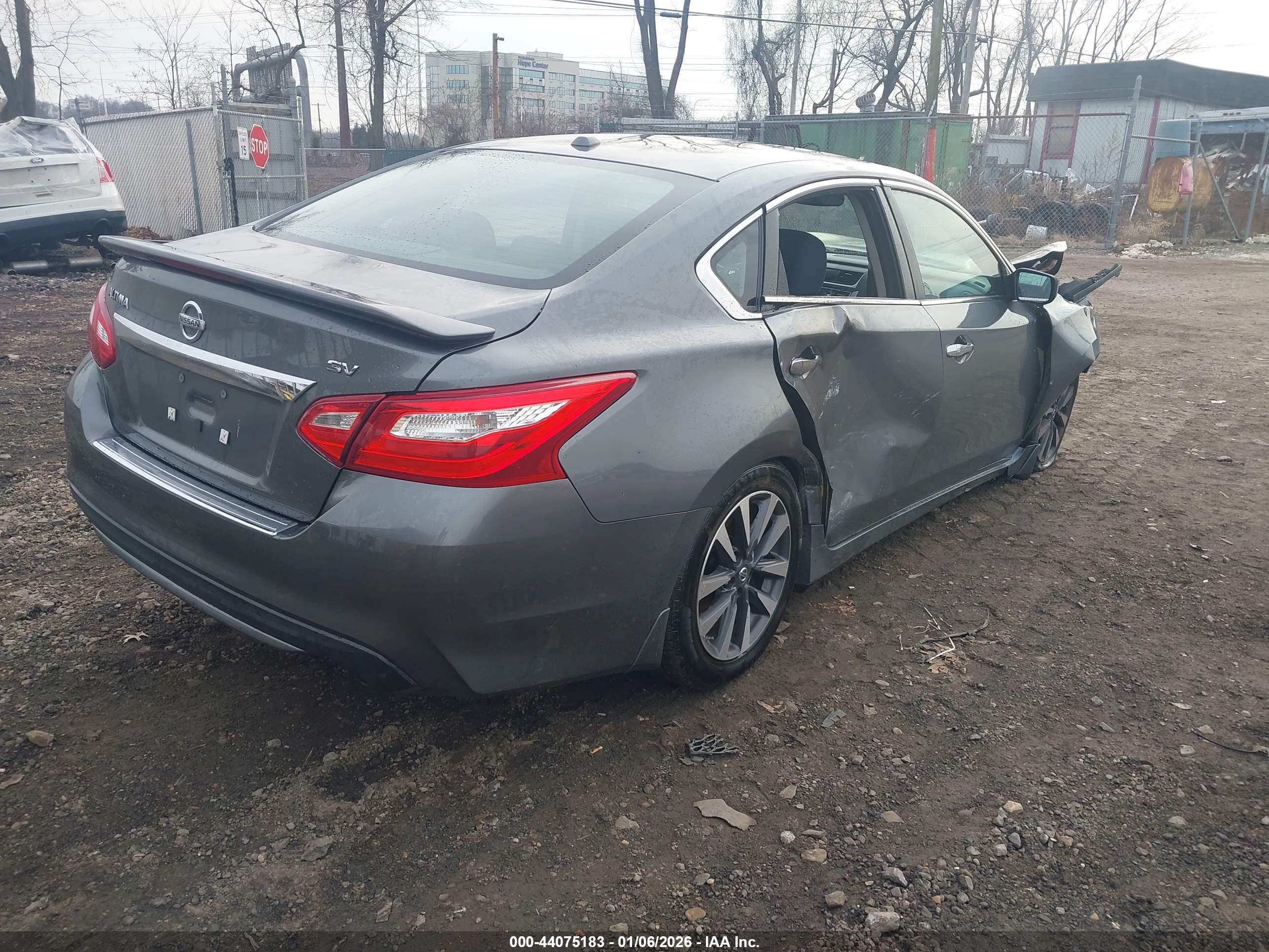 NISSAN ALTIMA image 4