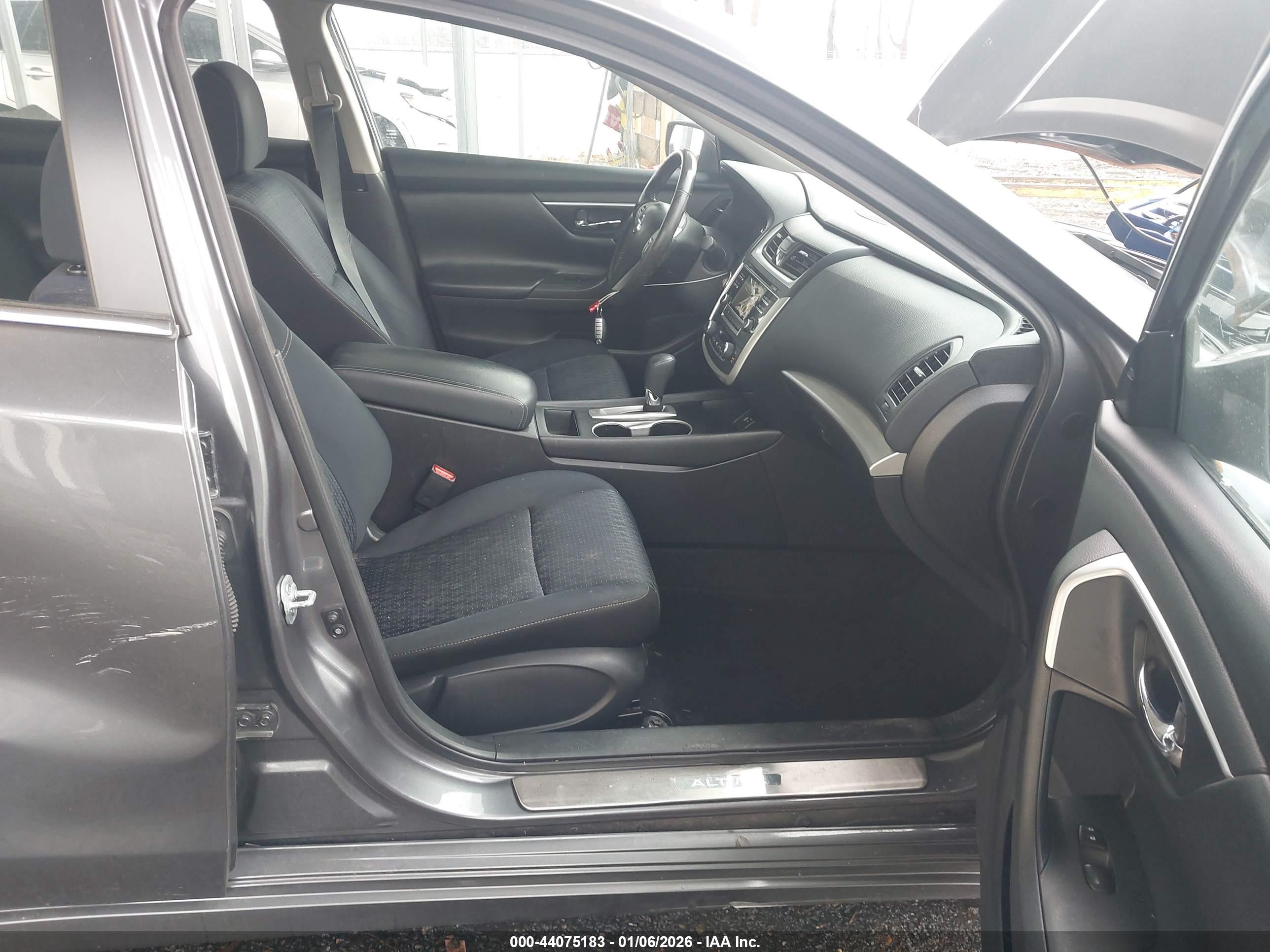 NISSAN ALTIMA image 5