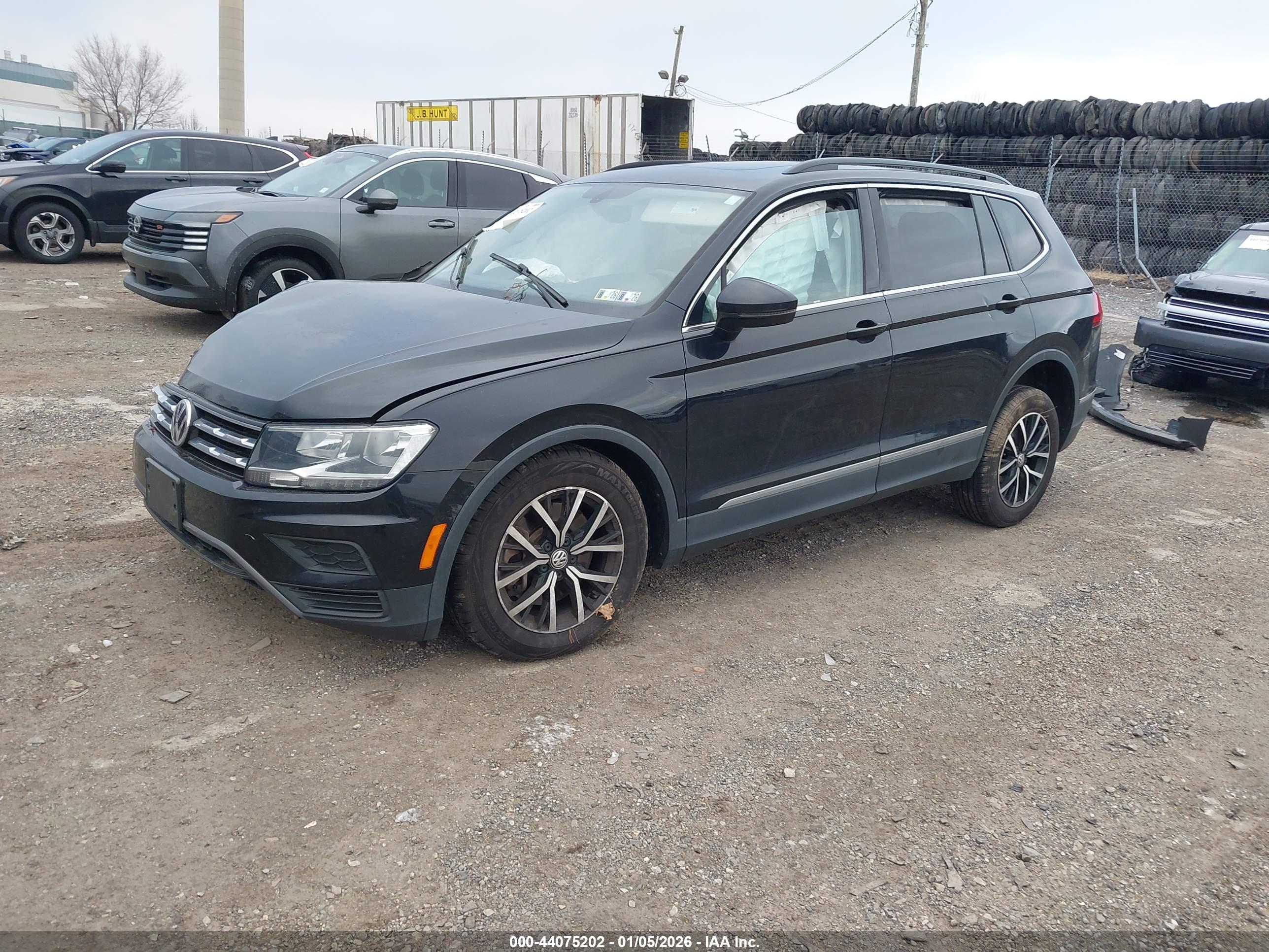 VOLKSWAGEN TIGUAN image 2