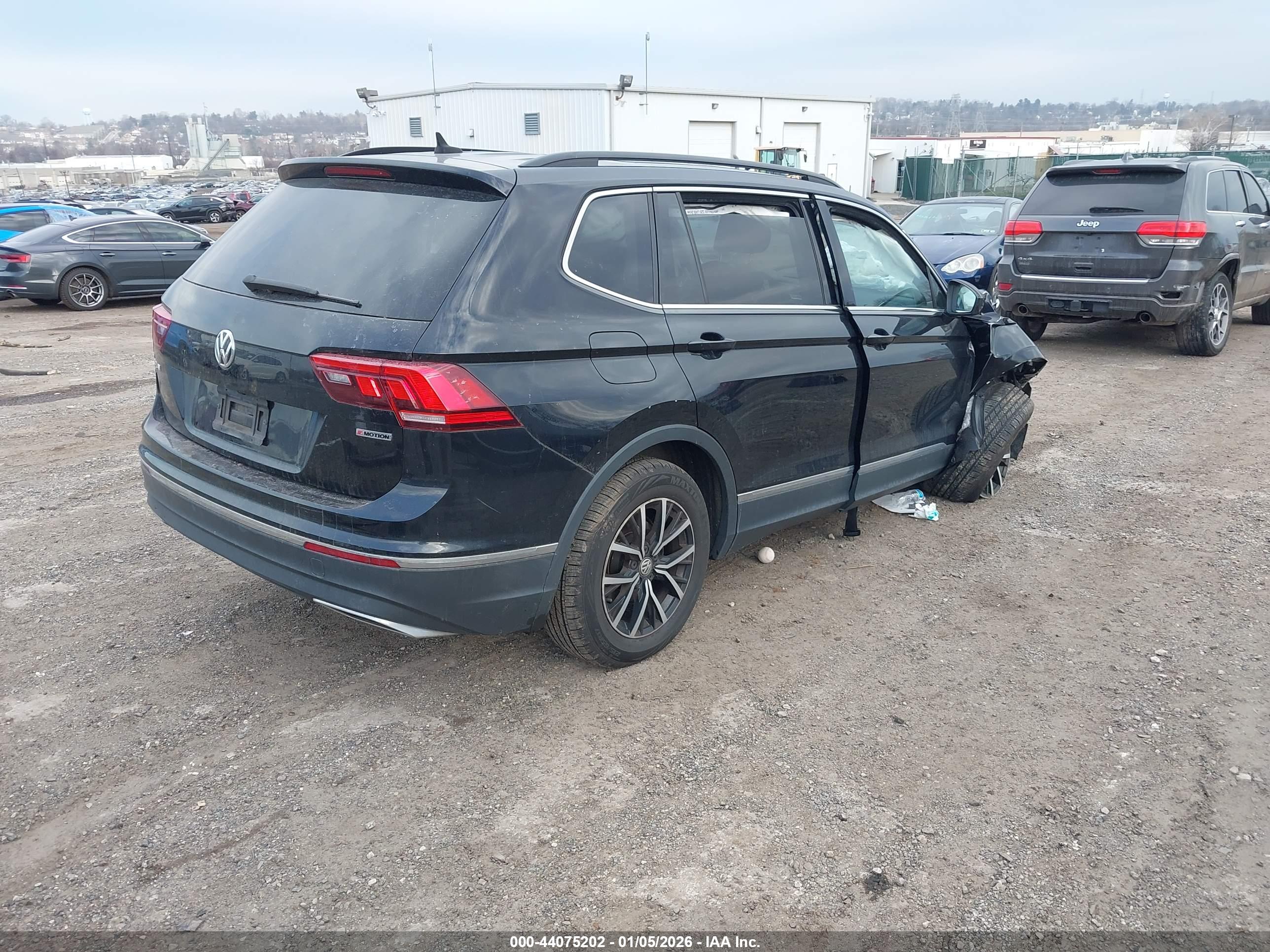 VOLKSWAGEN TIGUAN image 4