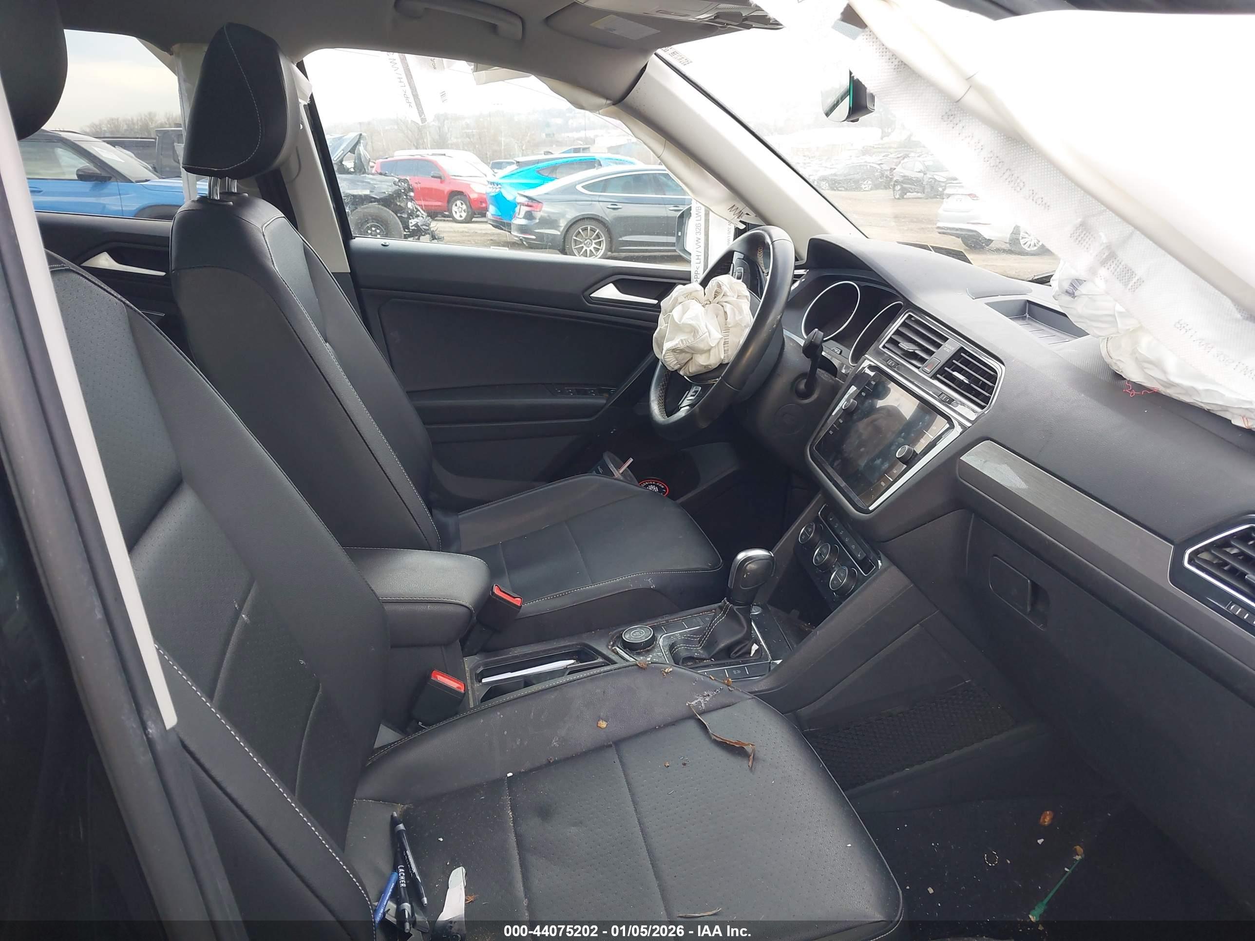 VOLKSWAGEN TIGUAN image 5
