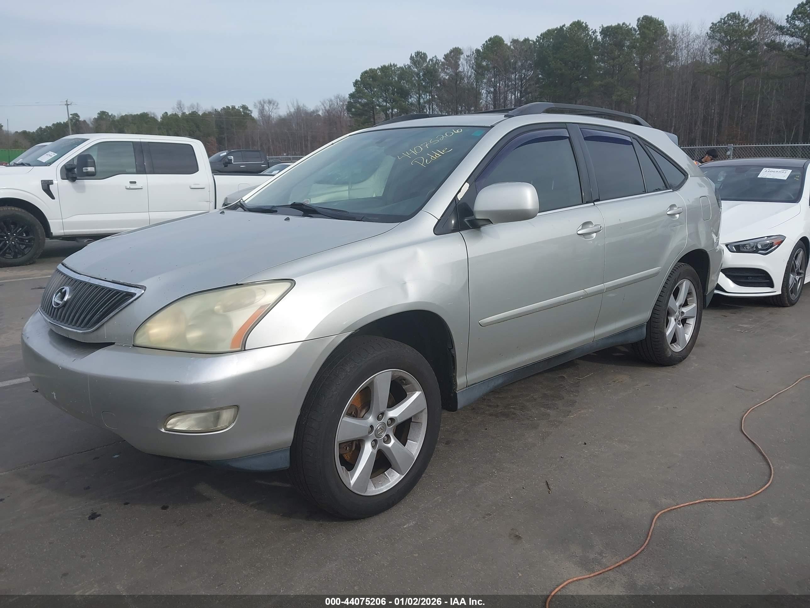 LEXUS RX image 2